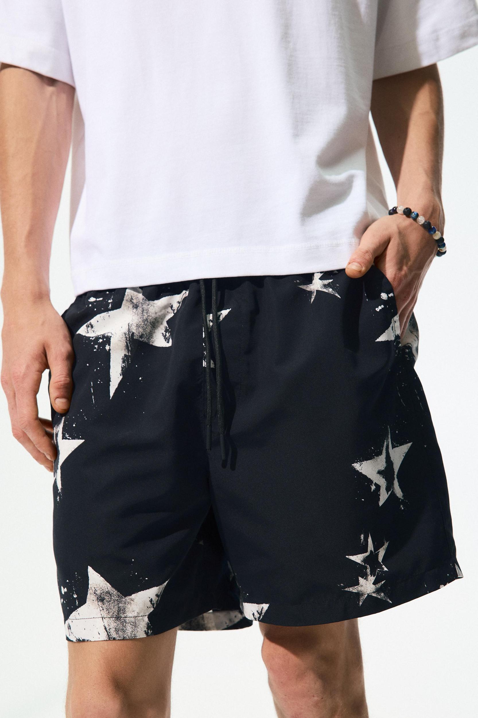Star print board shorts Product Image