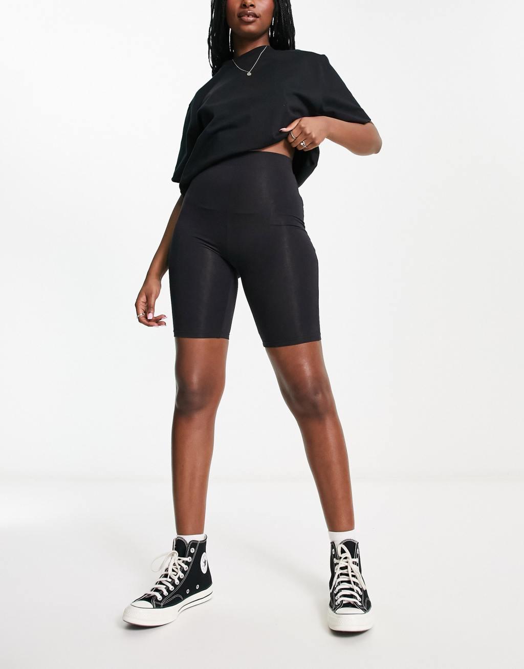 COLLUSION legging shorts in black  Product Image