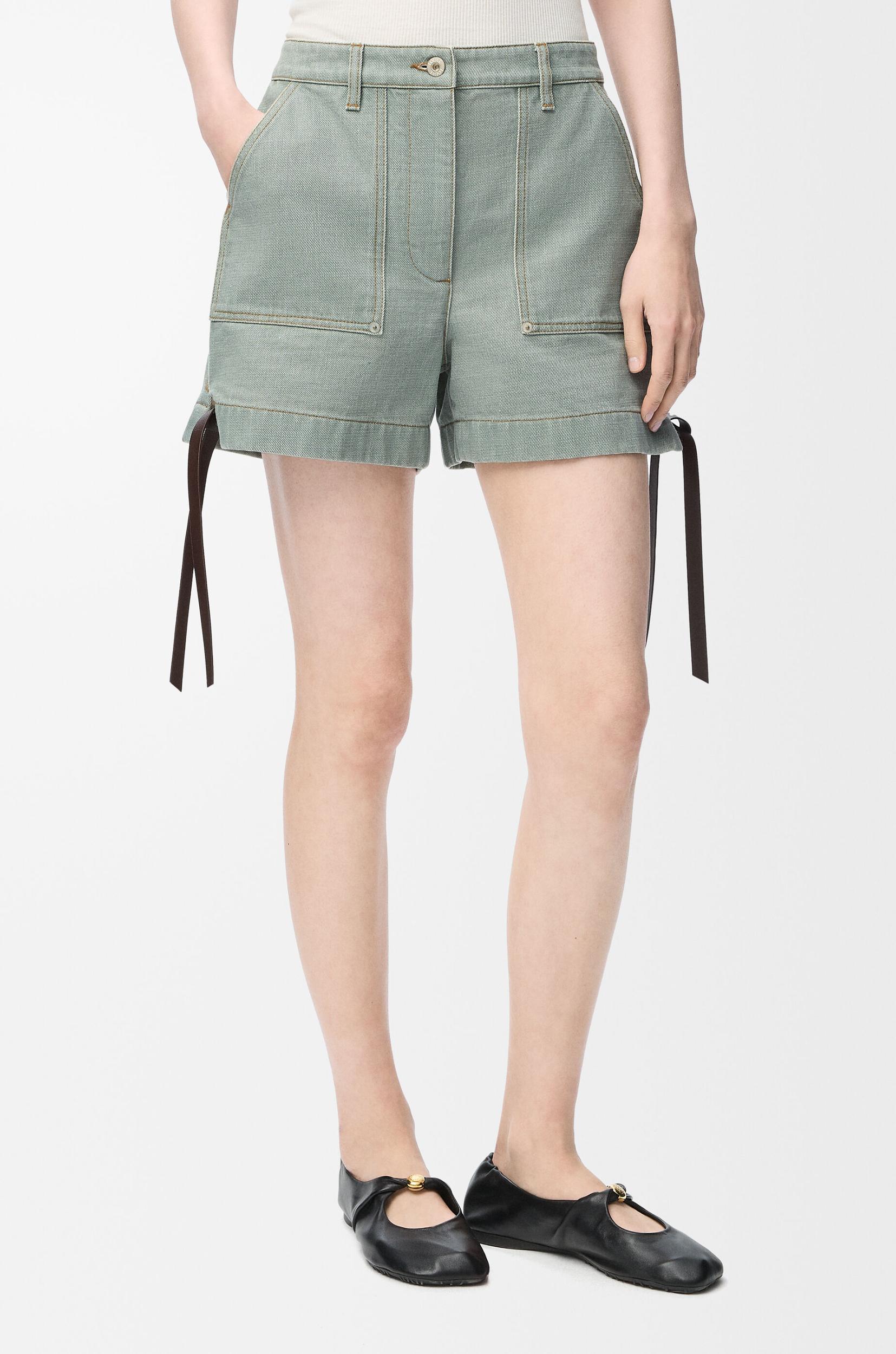 Workwear shorts in denim Product Image