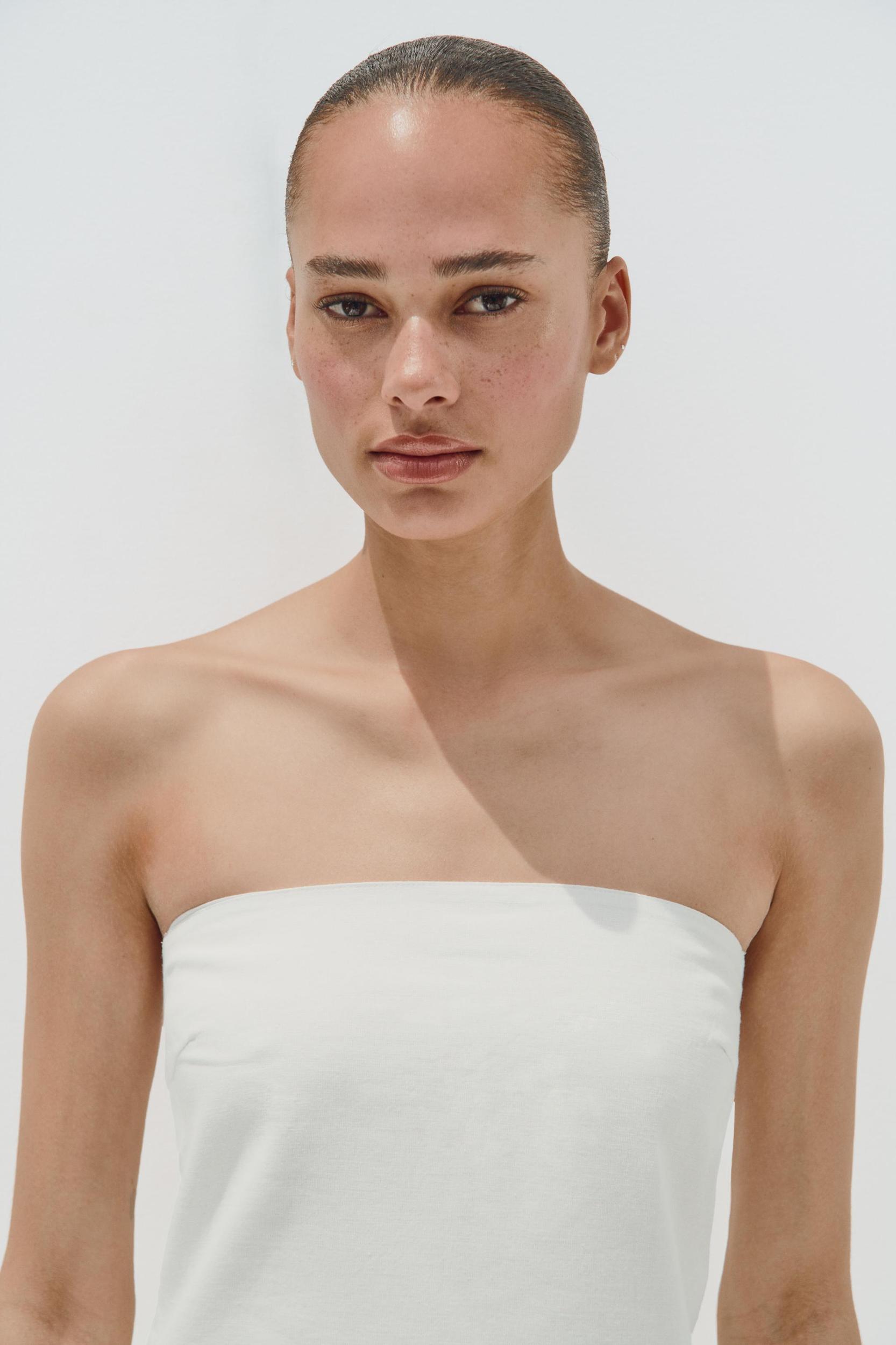 EMBROIDERED STRAPLESS TOP Product Image