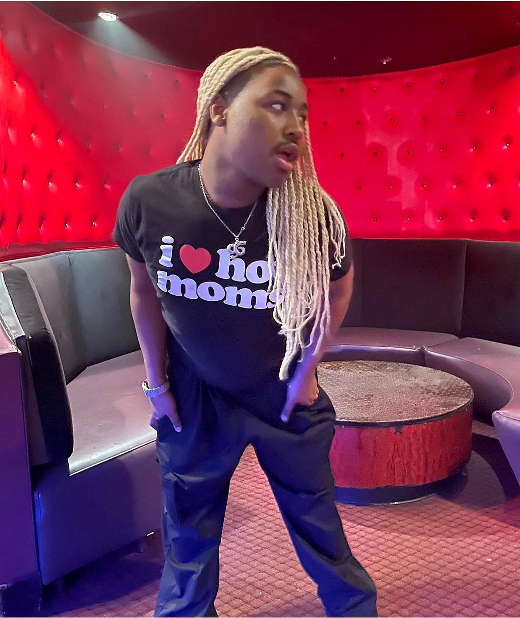 Danny Duncan I Heart Hot Moms Black T-Shirt Product Image