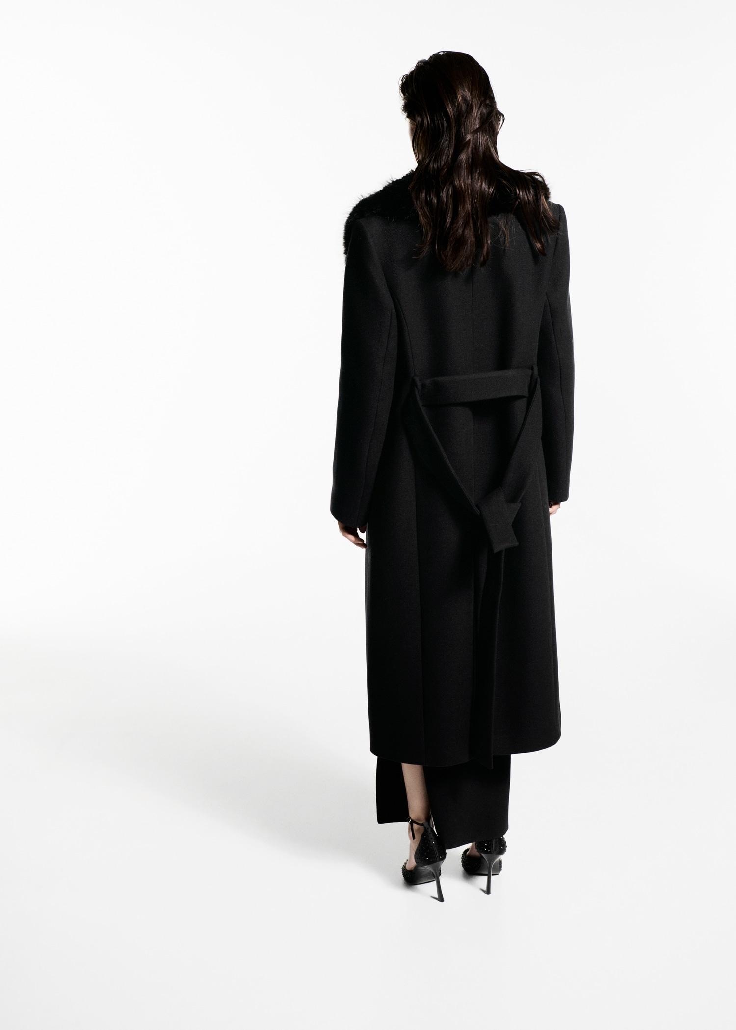 Manteco wool coat with detachable fur collar - Women | MANGO USA Product Image