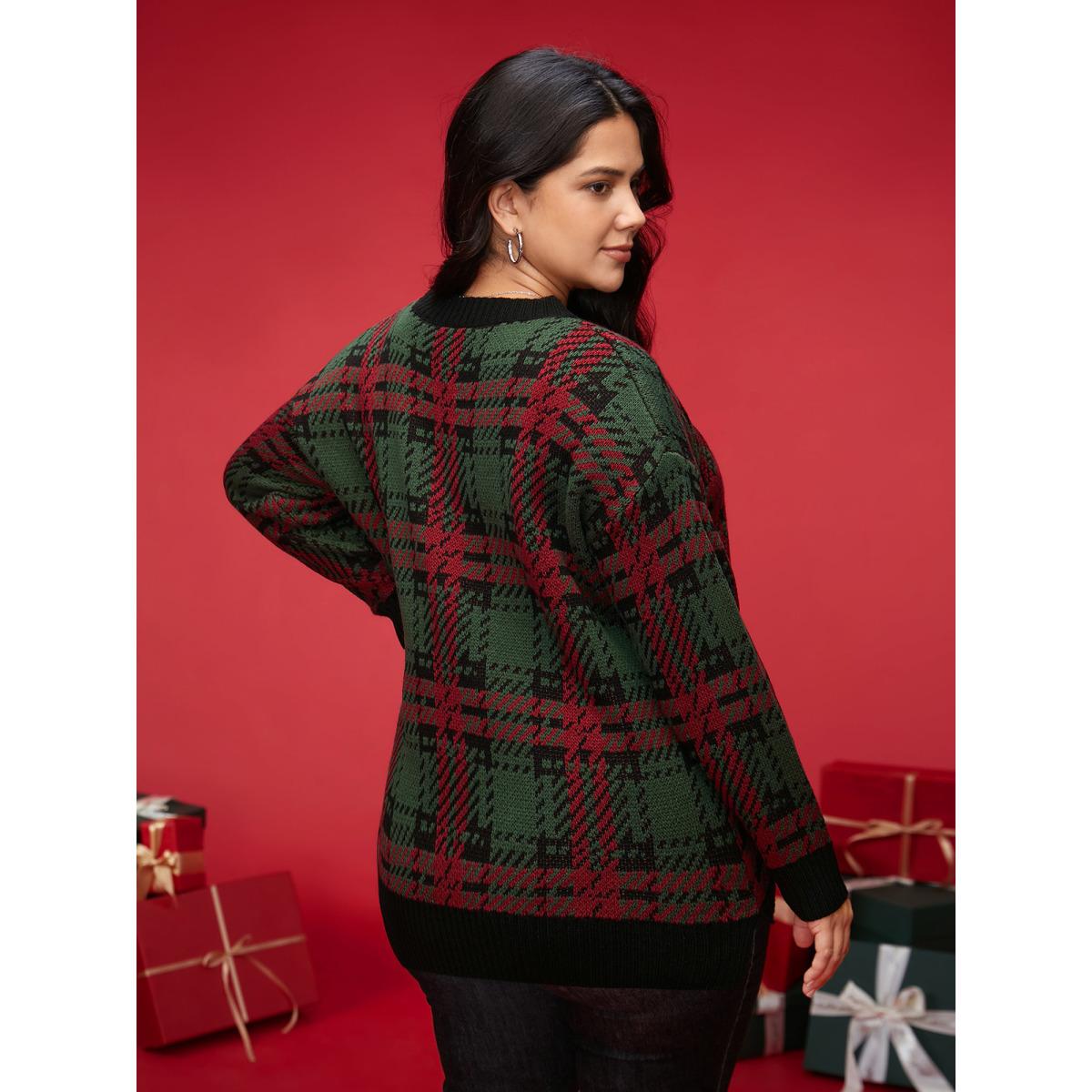 Plus Size Jacquard Plaid Contrast Hemline Pullover DarkGreen Women Casual Loose Long Sleeve Round Neck Everyday Pullovers BloomChic 30/6X Product Image