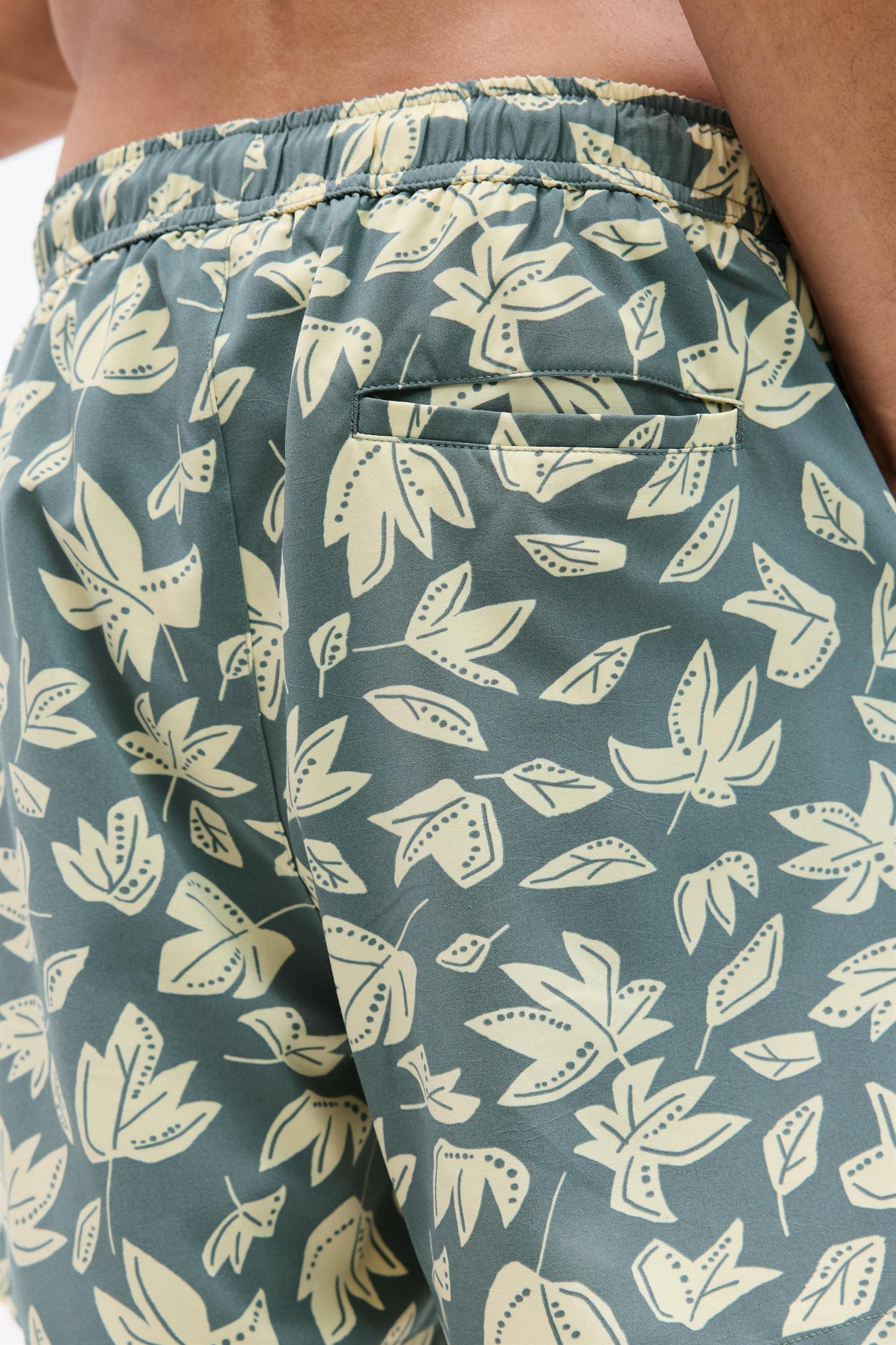 Leaf print board shorts Product Image
