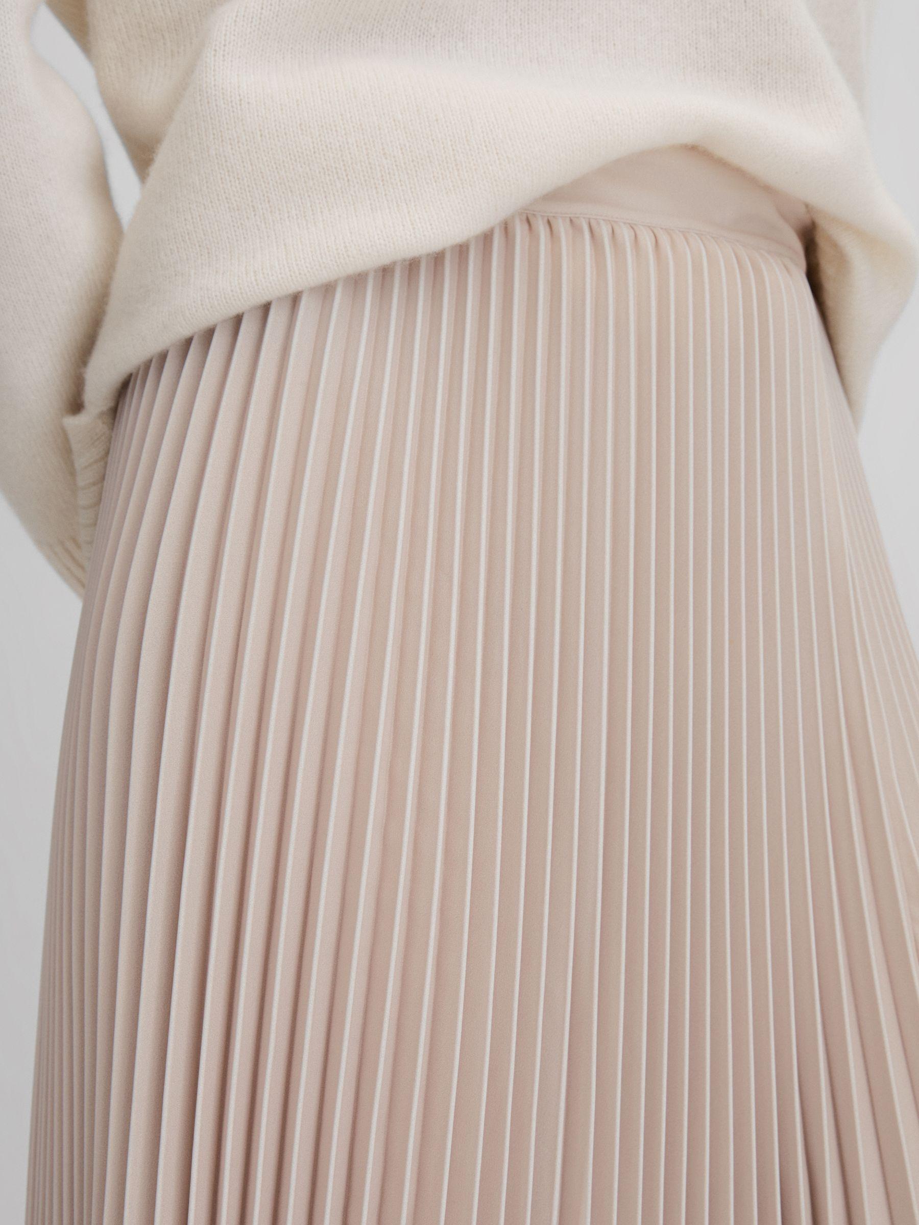 High Rise Pleated Midi Skirt in Nude/Navy Product Image