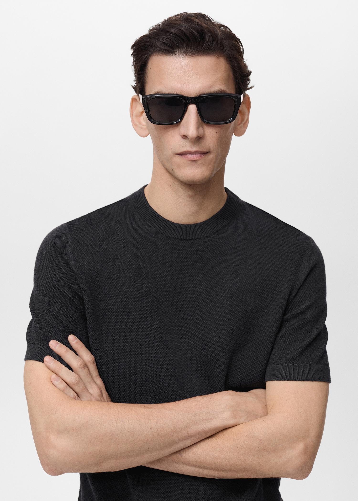 Cotton fine-knit t-shirt - Men | MANGO USA Product Image