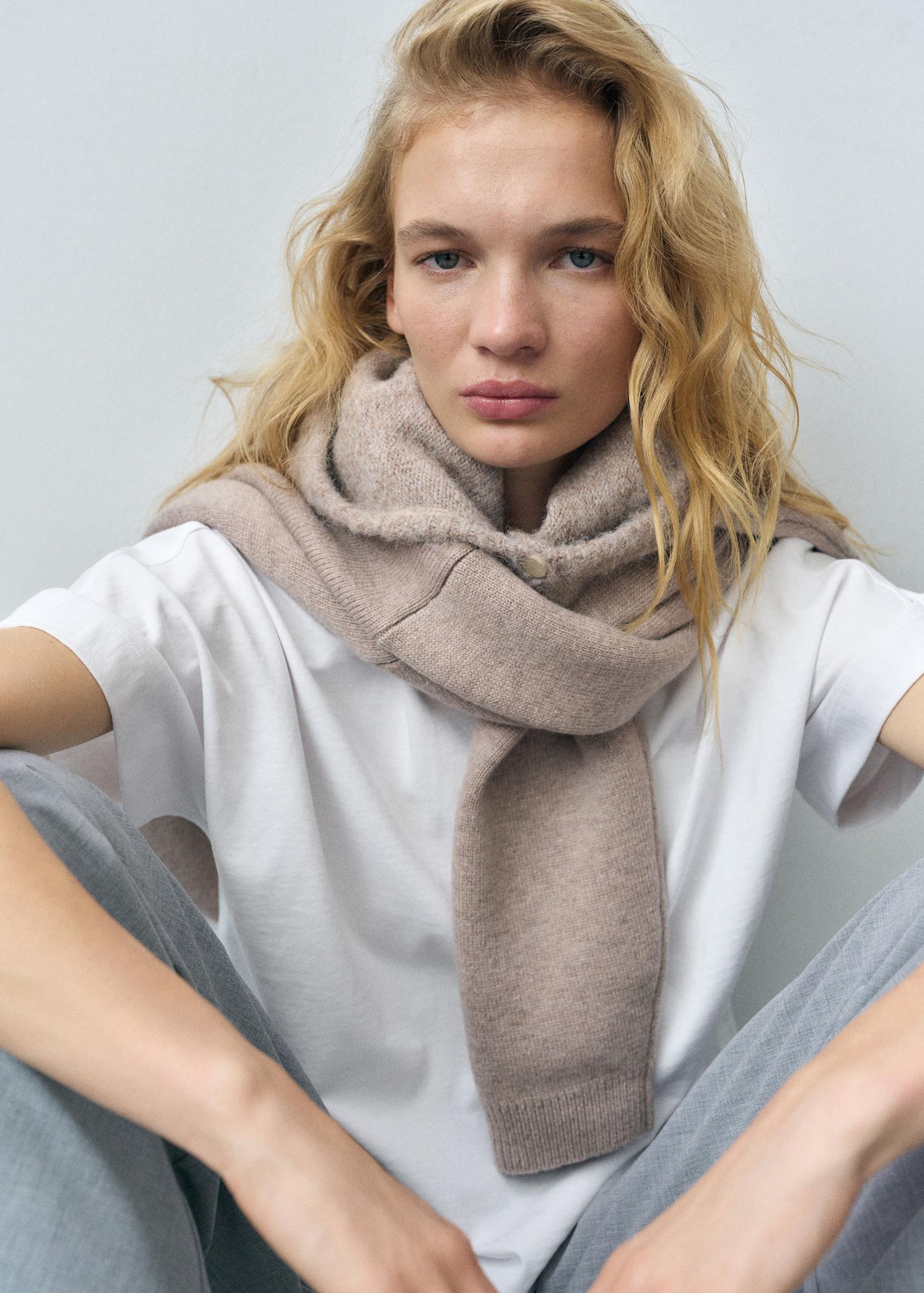 Short-sleeved cotton t-shirt - Women | MANGO USA Product Image