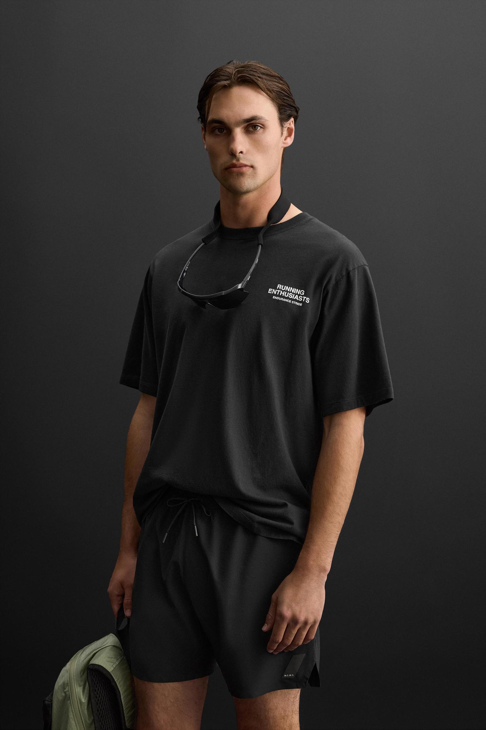 RELAXED FIT RUNNING PRINT T-SHIRT Product Image