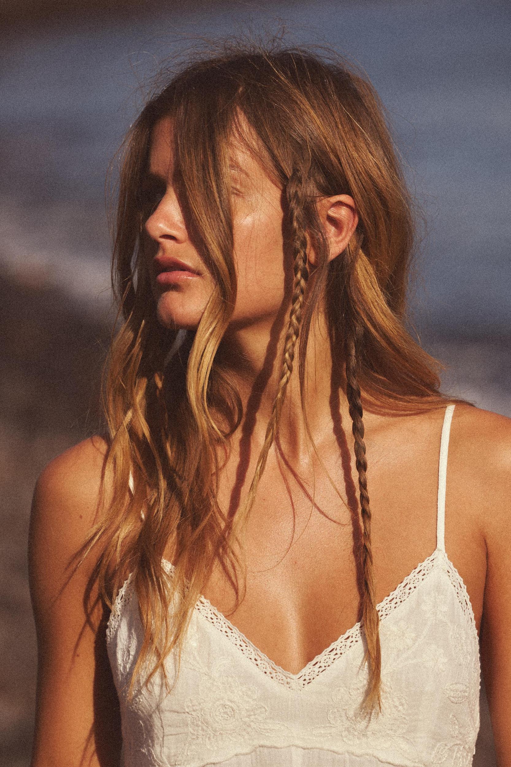 SHORT EMBROIDERED DRESS Product Image