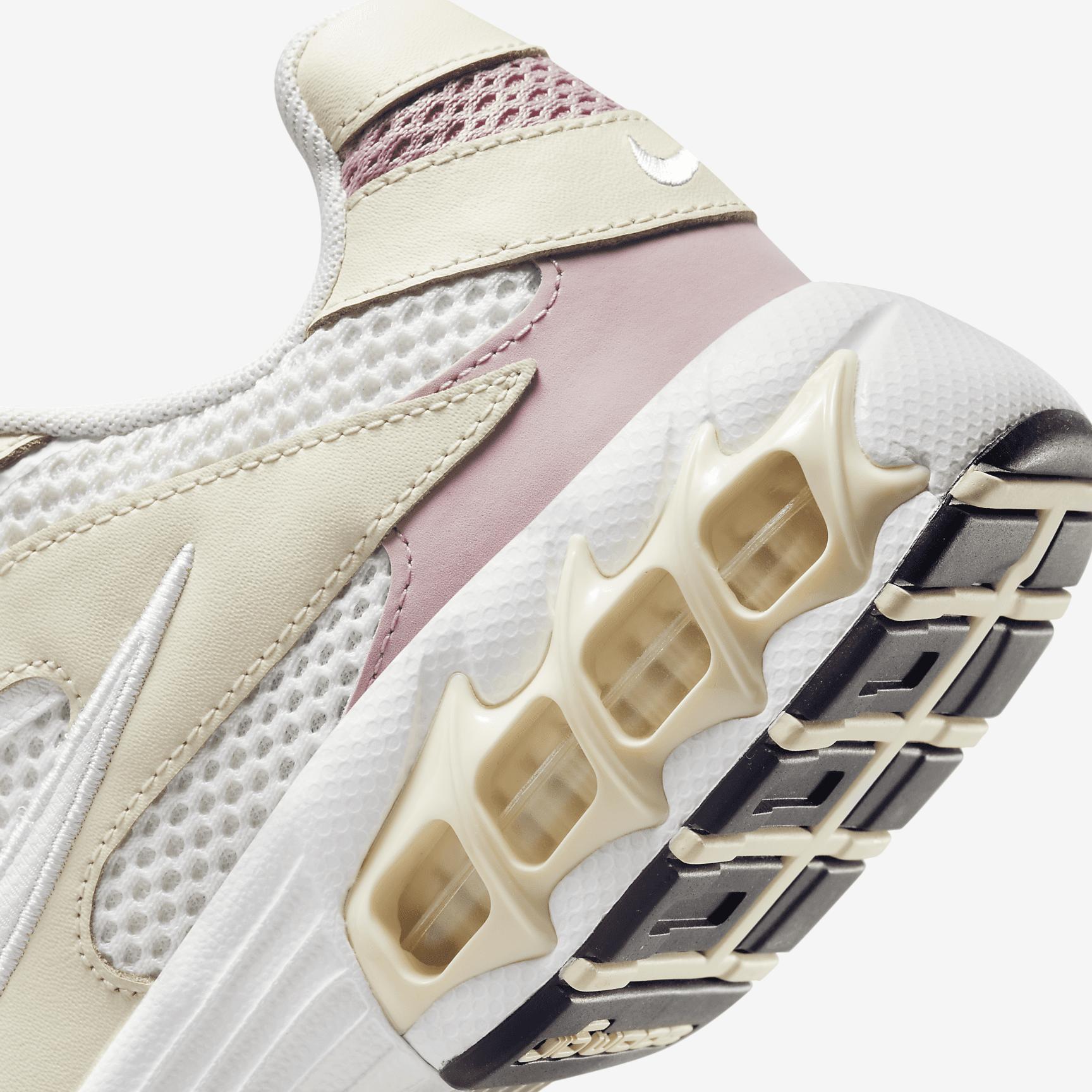 Nike Womens Zoom Air Fire Shoes | CW3876-103 Product Image