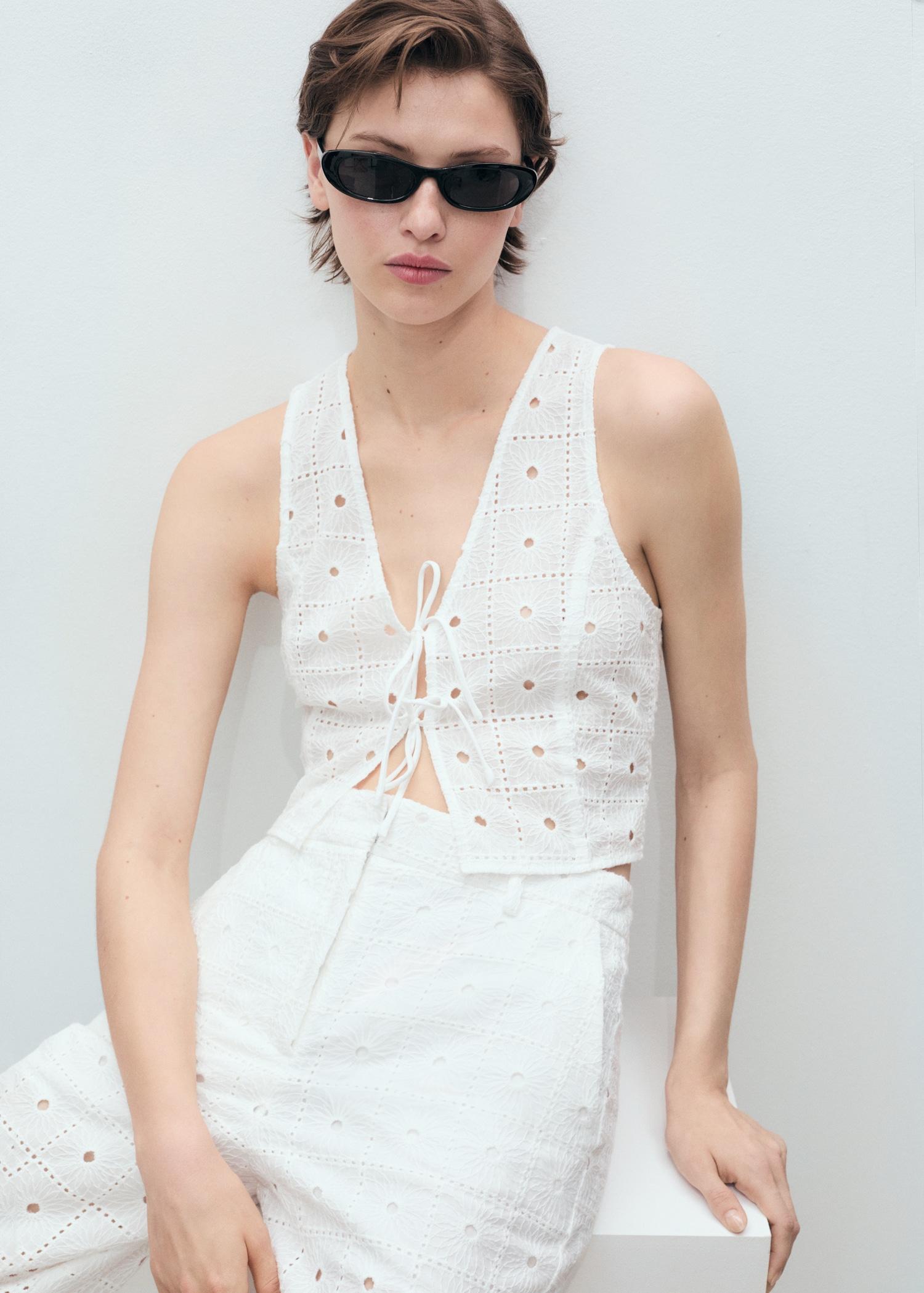 Embroidered cotton vest with bows - Women | MANGO USA Product Image