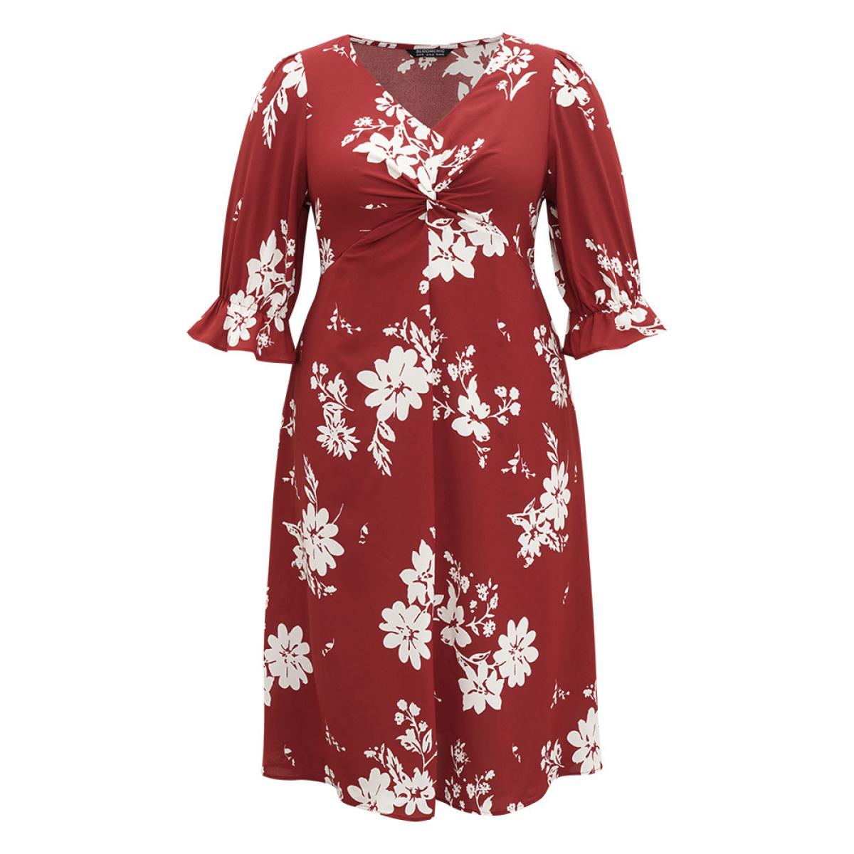 Plus Size Silhouette Floral Print Twist Front Pocket Dress Raspberry Women Elegant Printed V-neck Half Sleeve Curvy Midi Dress BloomChic 26/4X Product Image
