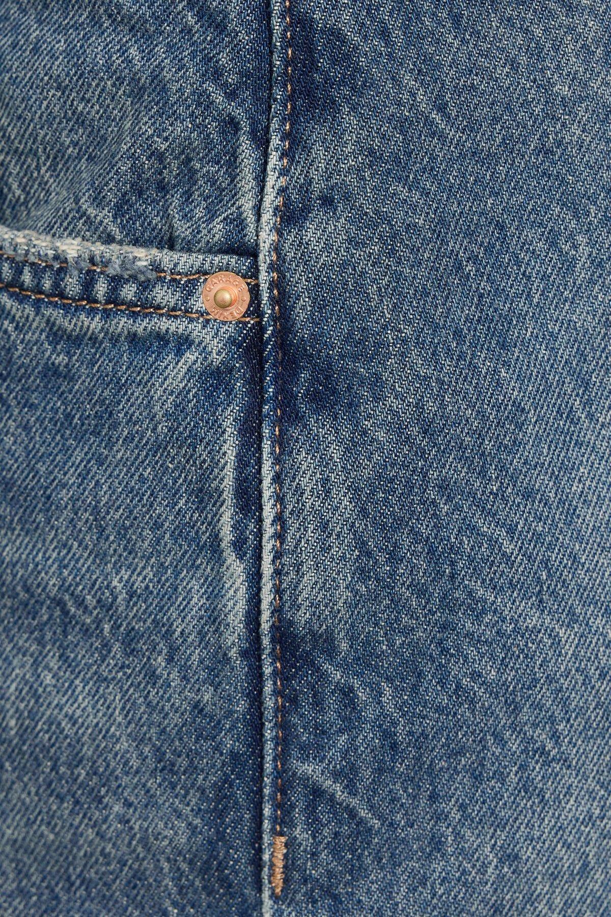 Slouchy Jeans Product Image