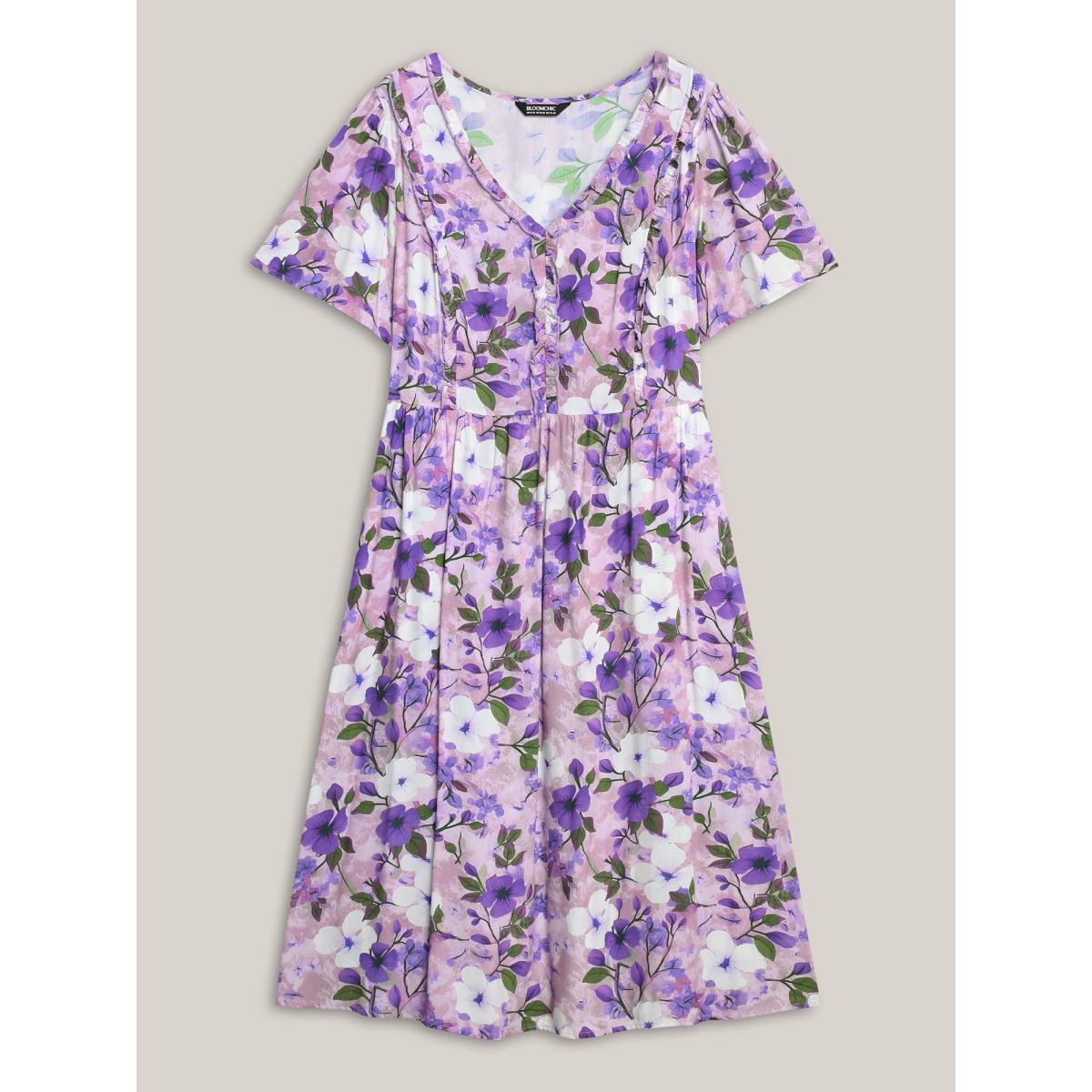 Plus Size Floral Print Ruffled Neck Pockets Midi Dress Lilac Women Romantic V-neck Short sleeve Curvy BloomChic 28/5X Product Image