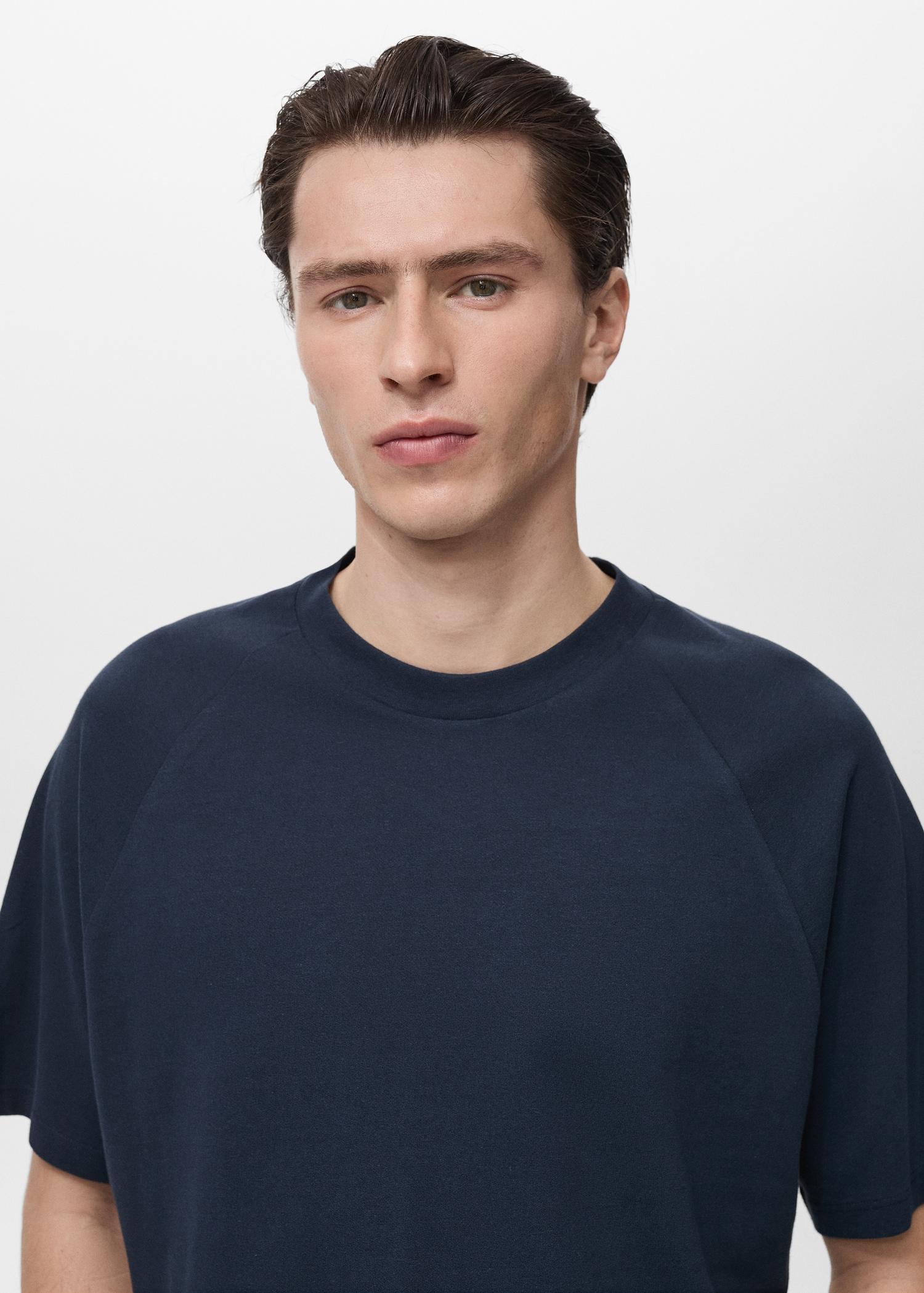 Relaxed fit cotton t-shirt - Men | MANGO USA Product Image