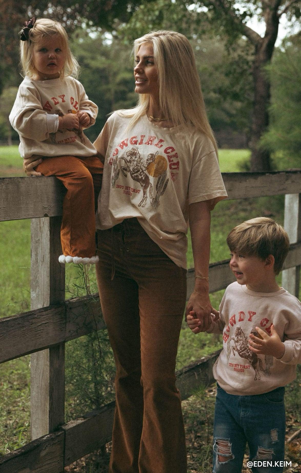 Davis Sweatshirt ~ Distressed Howdy Graphic Kids Product Image