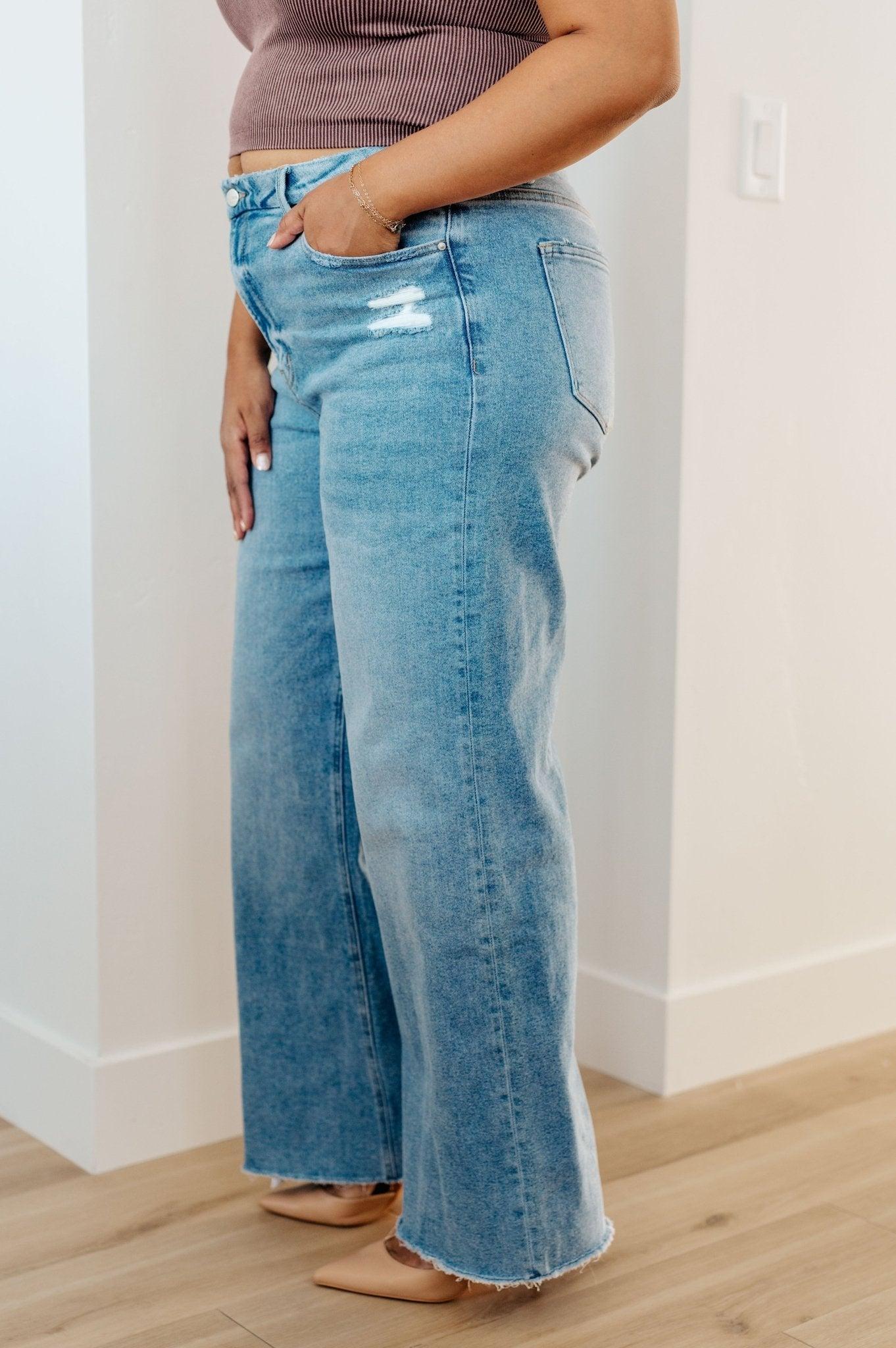 Rose High Rise 90's Straight Jeans in Dark Wash (Online Exclusive) Product Image