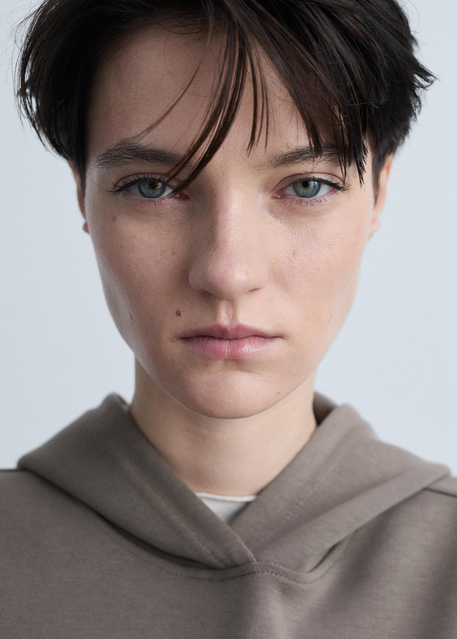 Oversized hoodie - Women | MANGO USA Product Image