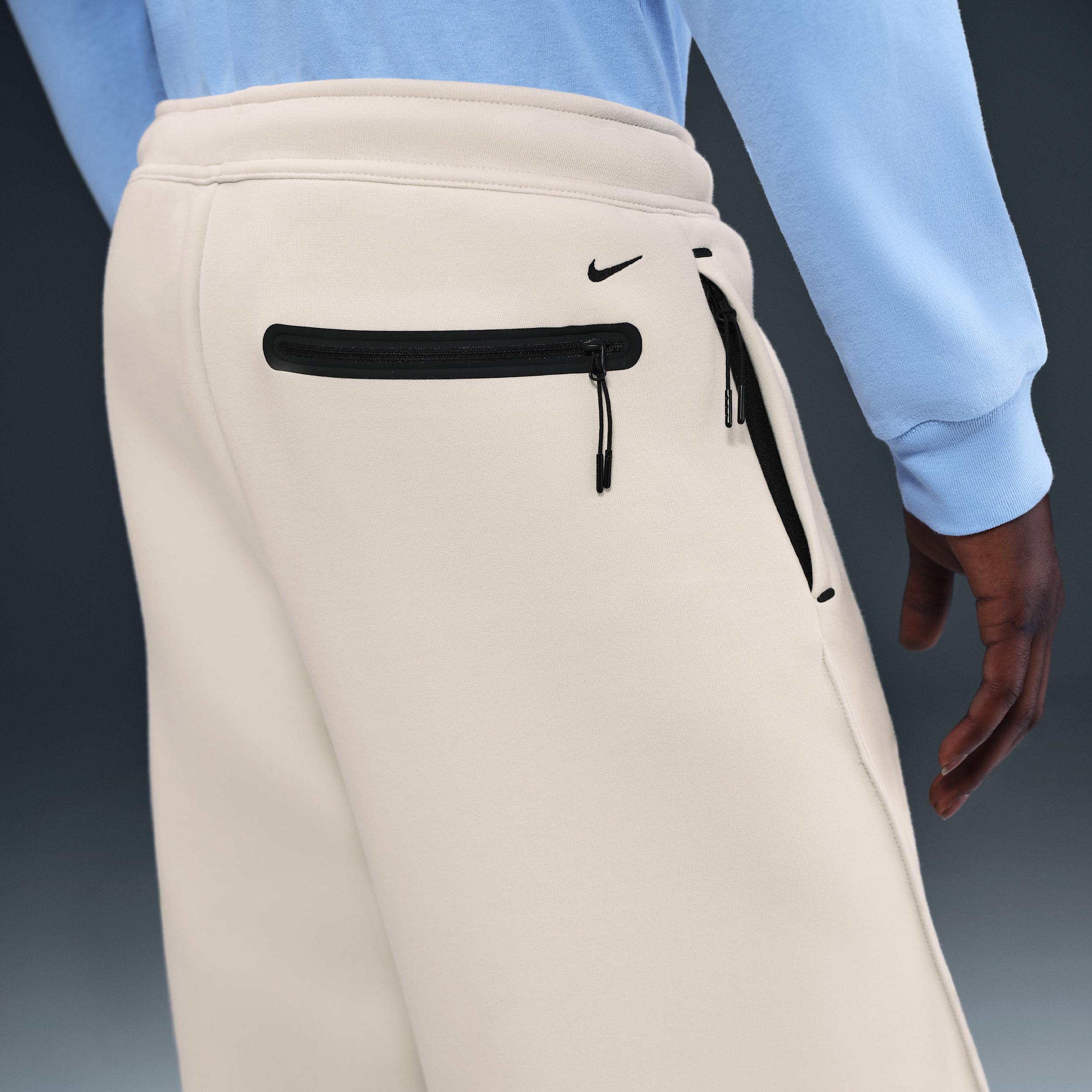 Nike Men's Tech Fleece Loose-Fit Open Hem Pants Product Image