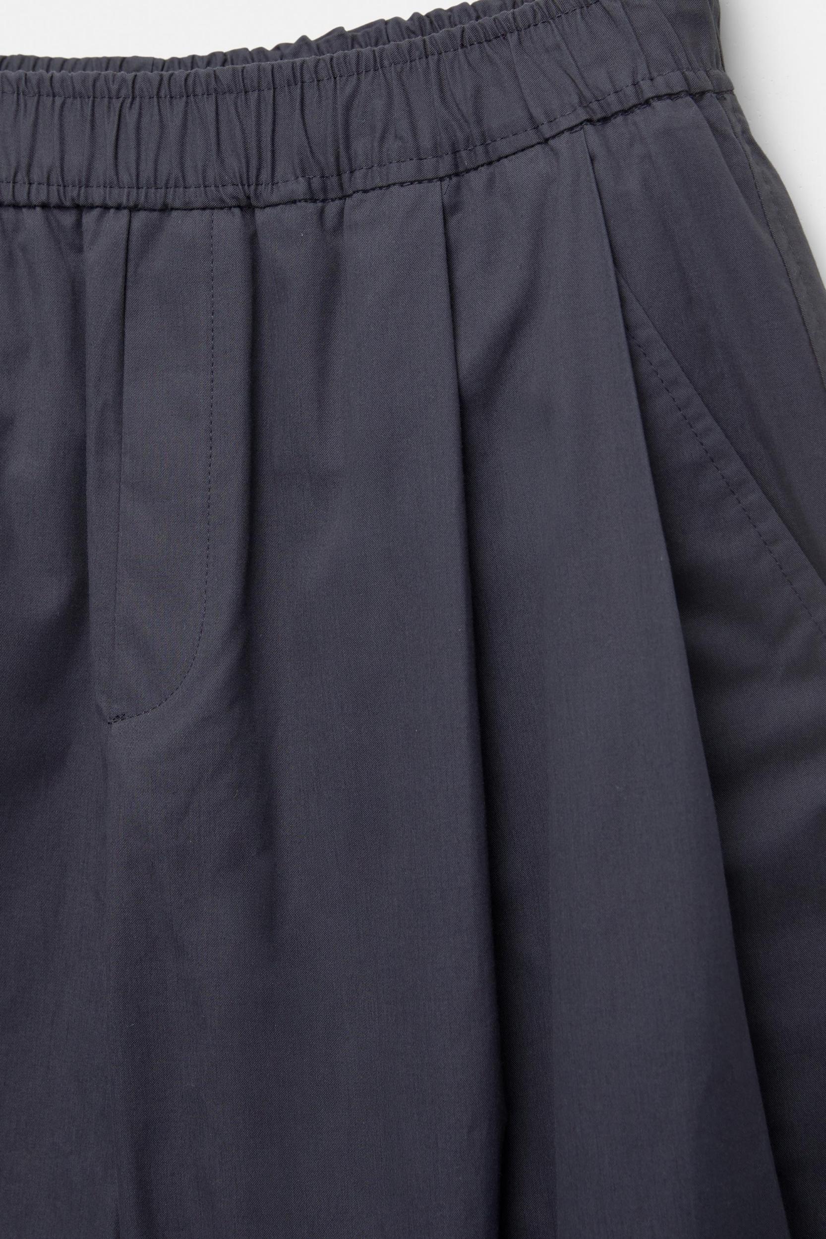 Barrel pants with elastic waistband Product Image