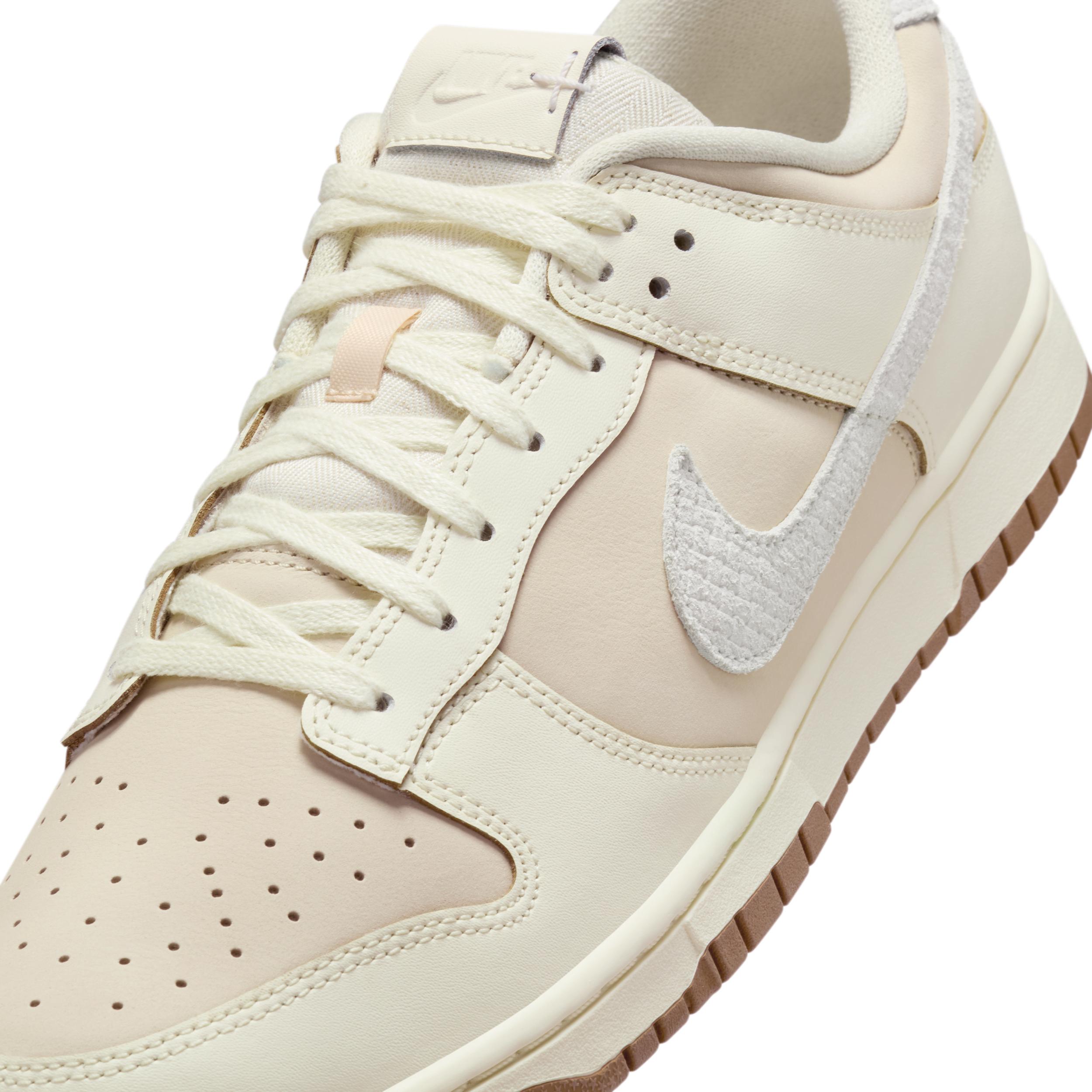Nike Men's Dunk Low Retro Shoes Product Image