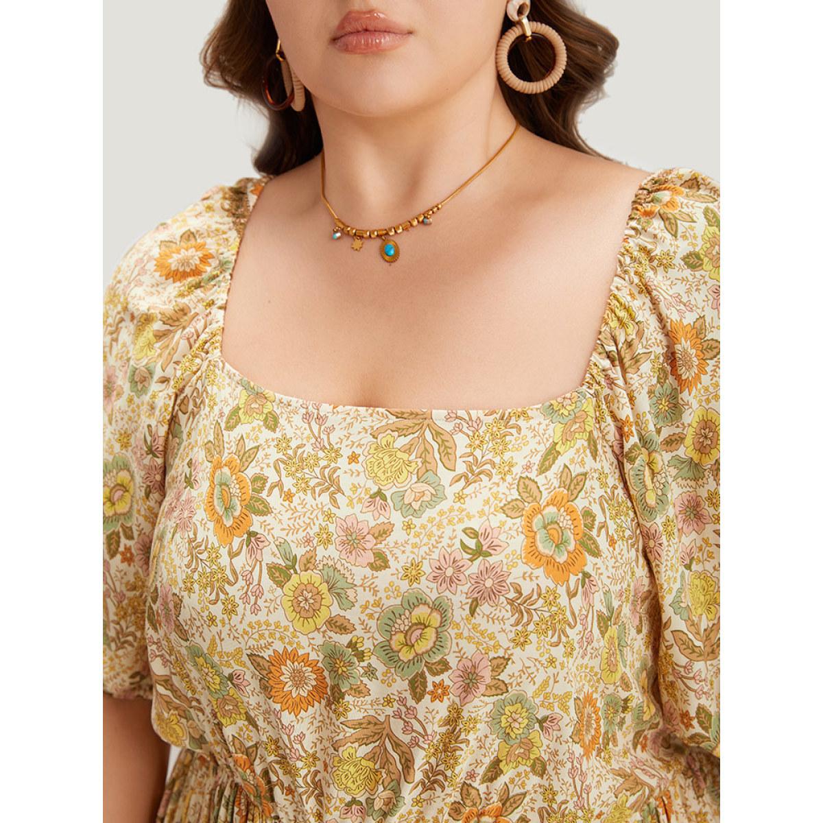 Plus Size Floral Print Pocket Square Neck Elastic Cuffs Dress Apricot Women Vacation Elastic cuffs Square Neck Short sleeve Curvy Midi Dress BloomChic 18-20/2X Product Image