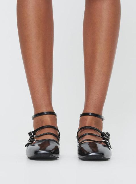 Zumma Flats Patent Black Product Image