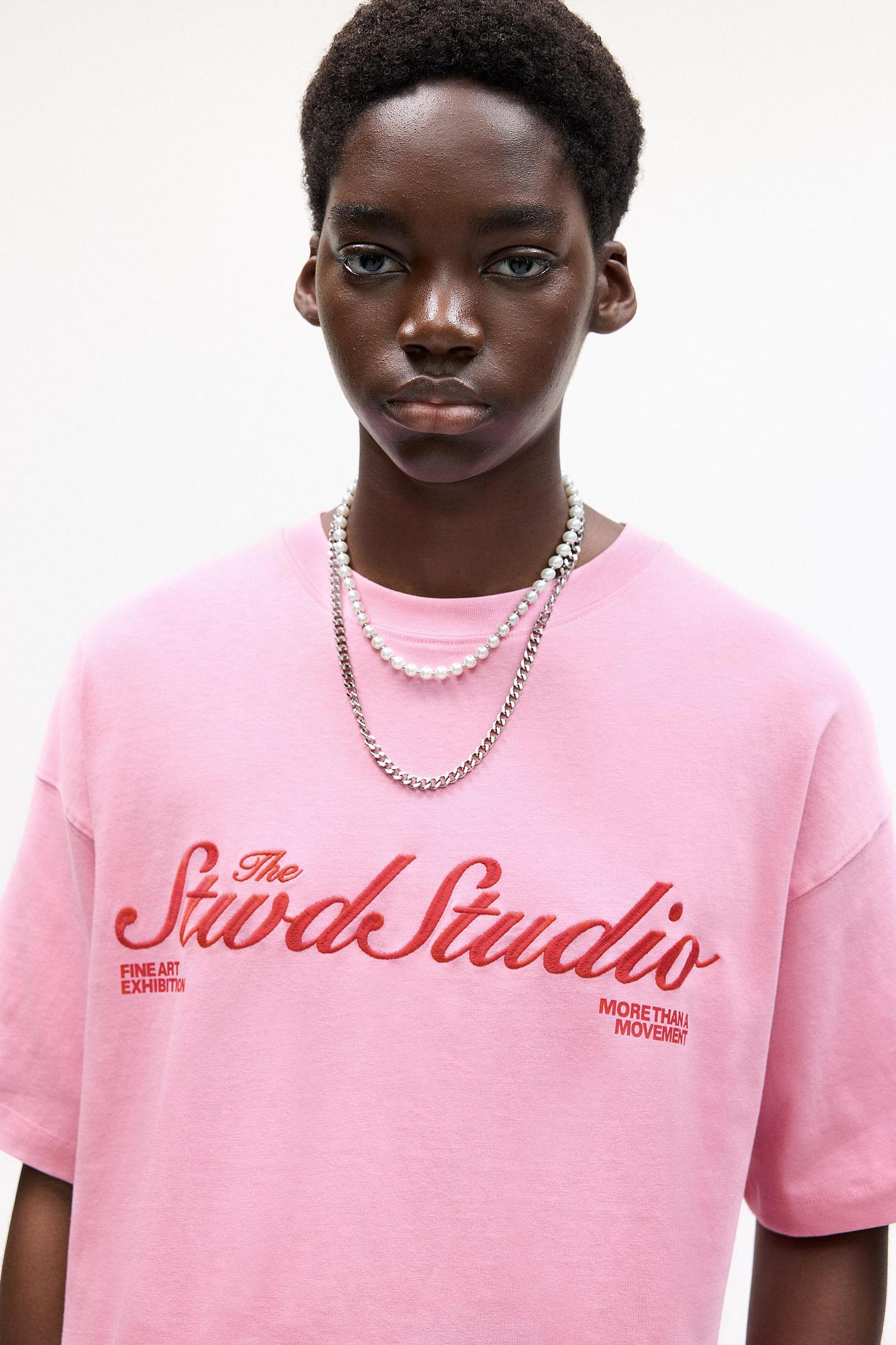 STWD Studio pink T-shirt Product Image