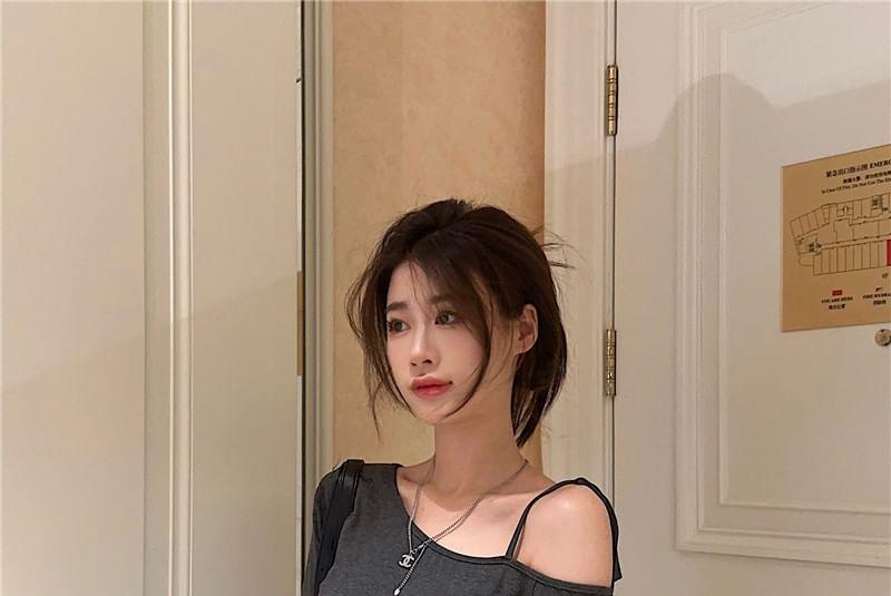 Cold-Shoulder Long-Sleeve Asymmetrical Plain T-Shirt Product Image