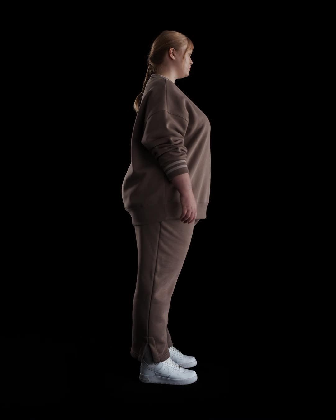 Women's Nike Sportswear Phoenix Fleece Oversized Graphic Crew-Neck Sweatshirt (Plus Size) Product Image