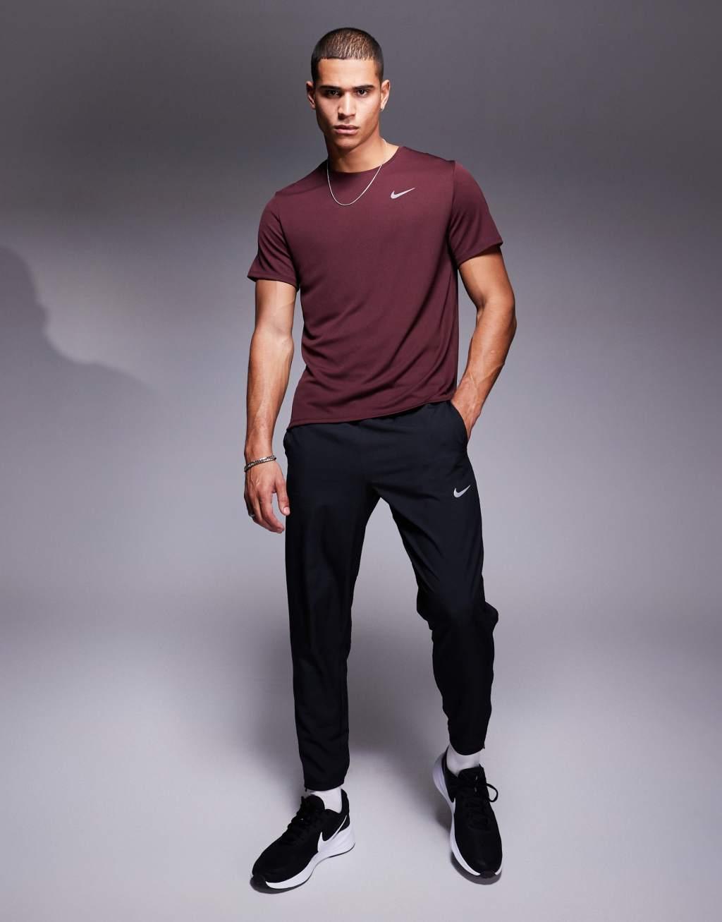 Nike Running Miler Dri-FIT t-shirt in burgundy Product Image