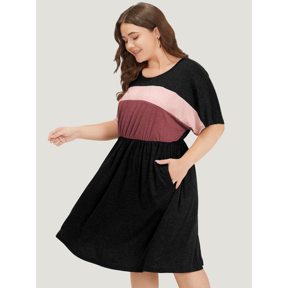 Plus Size Supersoft Essentials Contrast Pocket Gathered Elastic Waist Dress Black Women Casual Plain Round Neck Short sleeve Curvy Midi Dress BloomChic 12/L Product Image