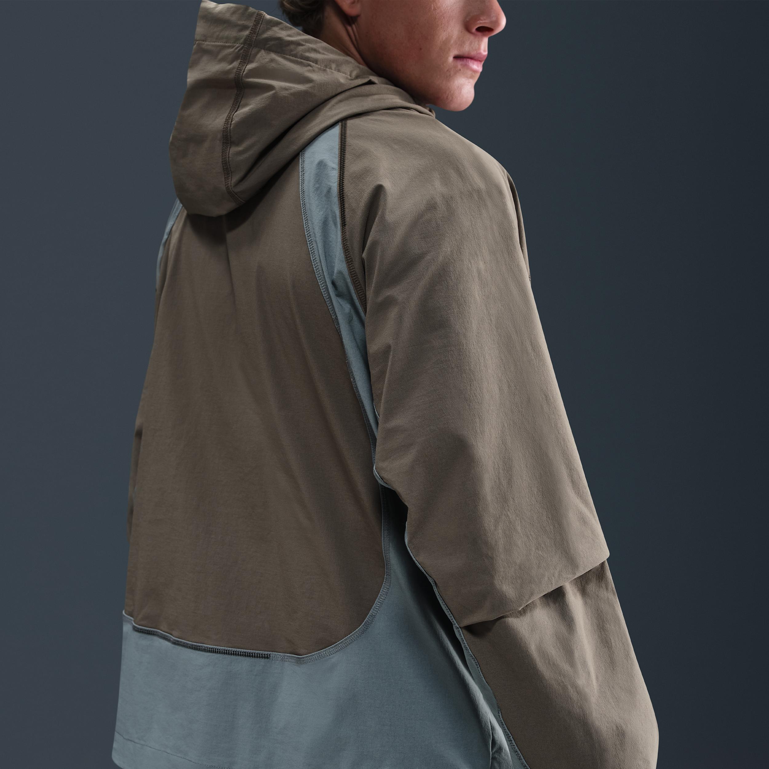 Nike Men's Tech Dri-FIT Woven Color-Block Windrunner Loose Jacket Product Image