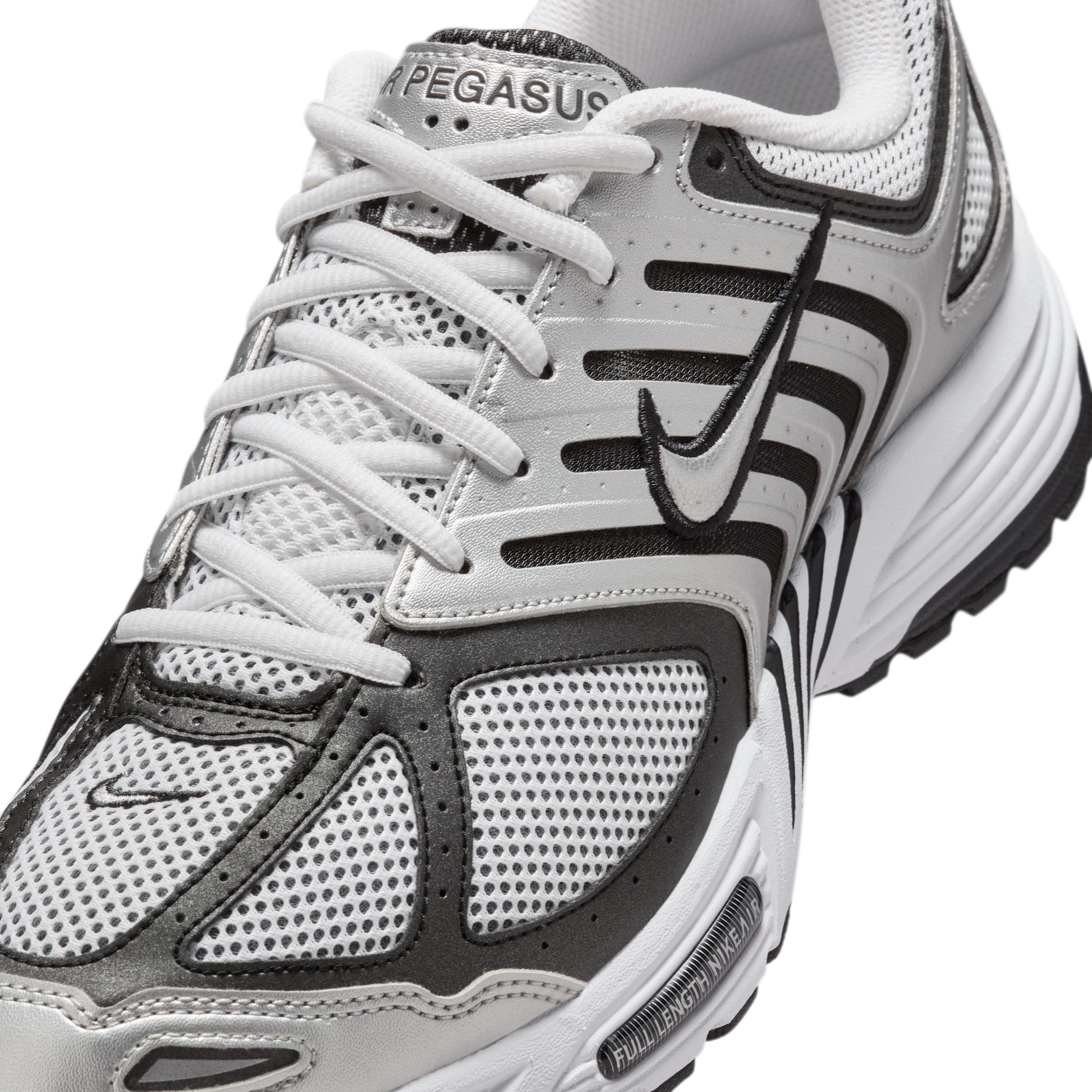 Nike Men's Air Pegasus 2005 Shoes Product Image