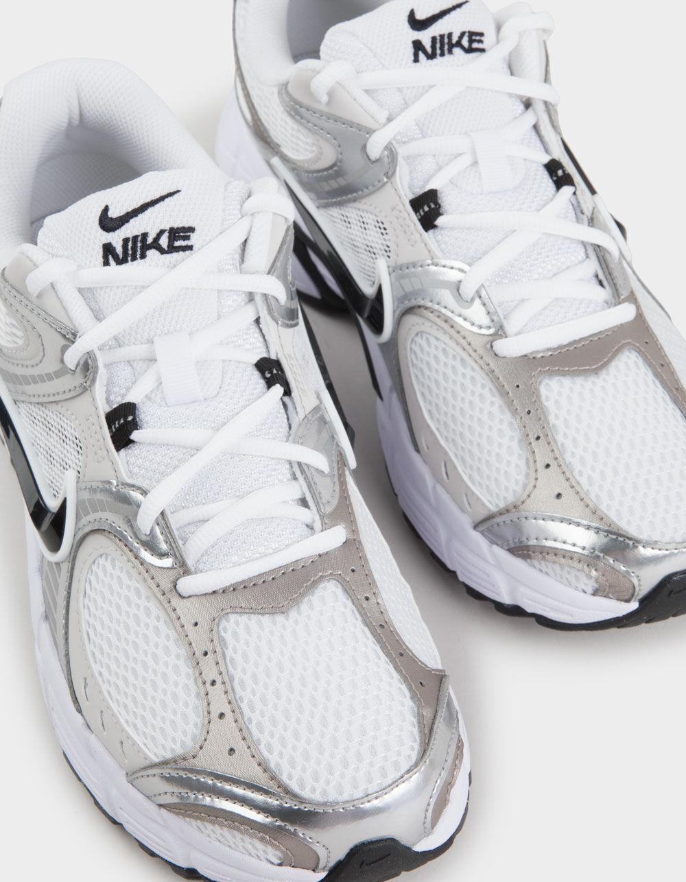 NIKE V5 RNR Mens Shoes - WHT/BLK Product Image