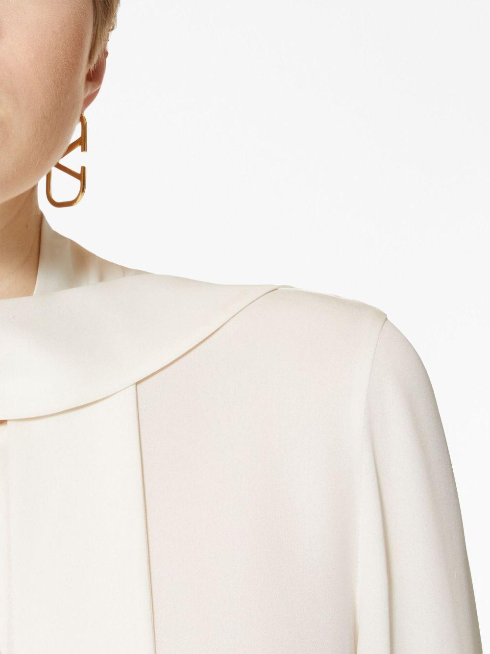 VLogo Signature earrings Product Image