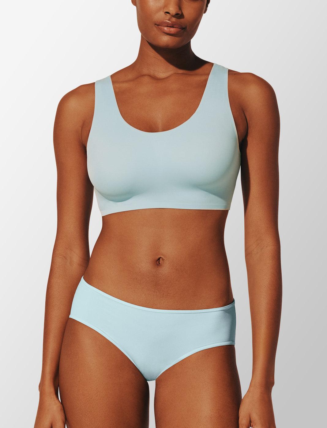 Smoothing Scoop Wireless Bra Product Image