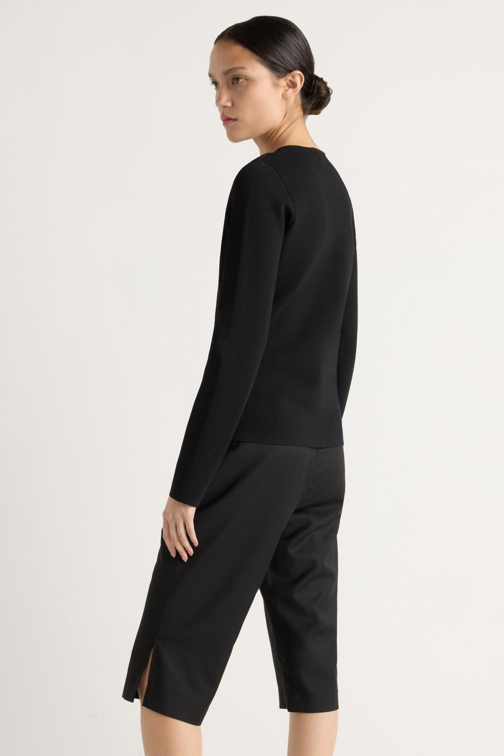 Lexi Tailored Capri Pant Product Image