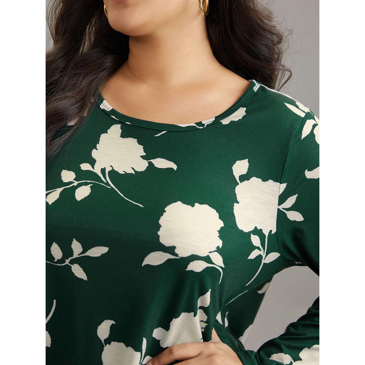 Plus Size Silhouette Floral Print Crew Neck T-shirt DarkGreen Women Casual Texture Silhouette Floral Print Round Neck Dailywear T-shirts BloomChic 22-24/3X Product Image
