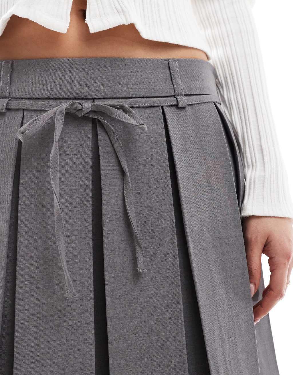 ONLY tie waist pleated mini skirt in gray Product Image