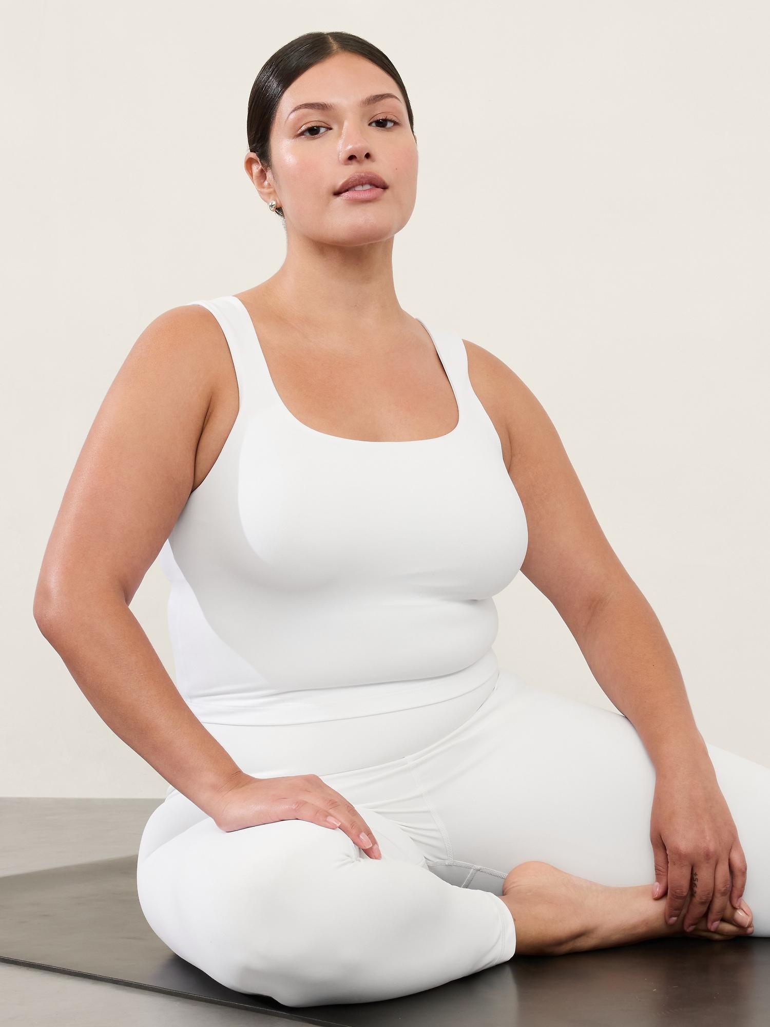 Transcend Square Neck Crop Sports Bra D-DD Product Image