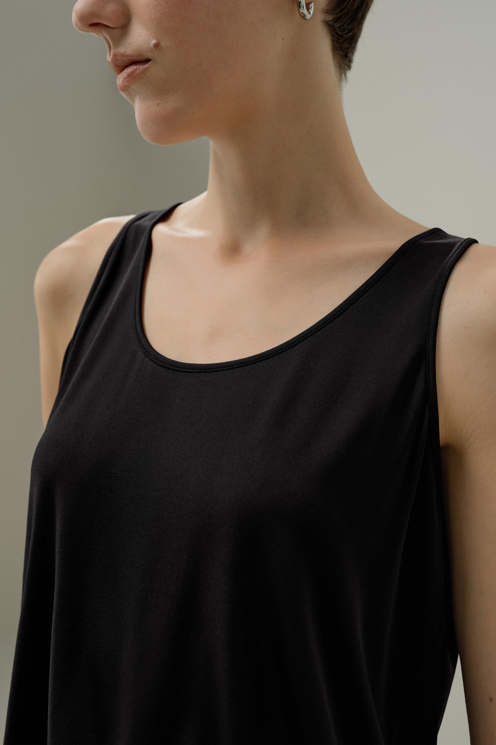 Silk Breeze Jersey Scoop Tank Top Product Image