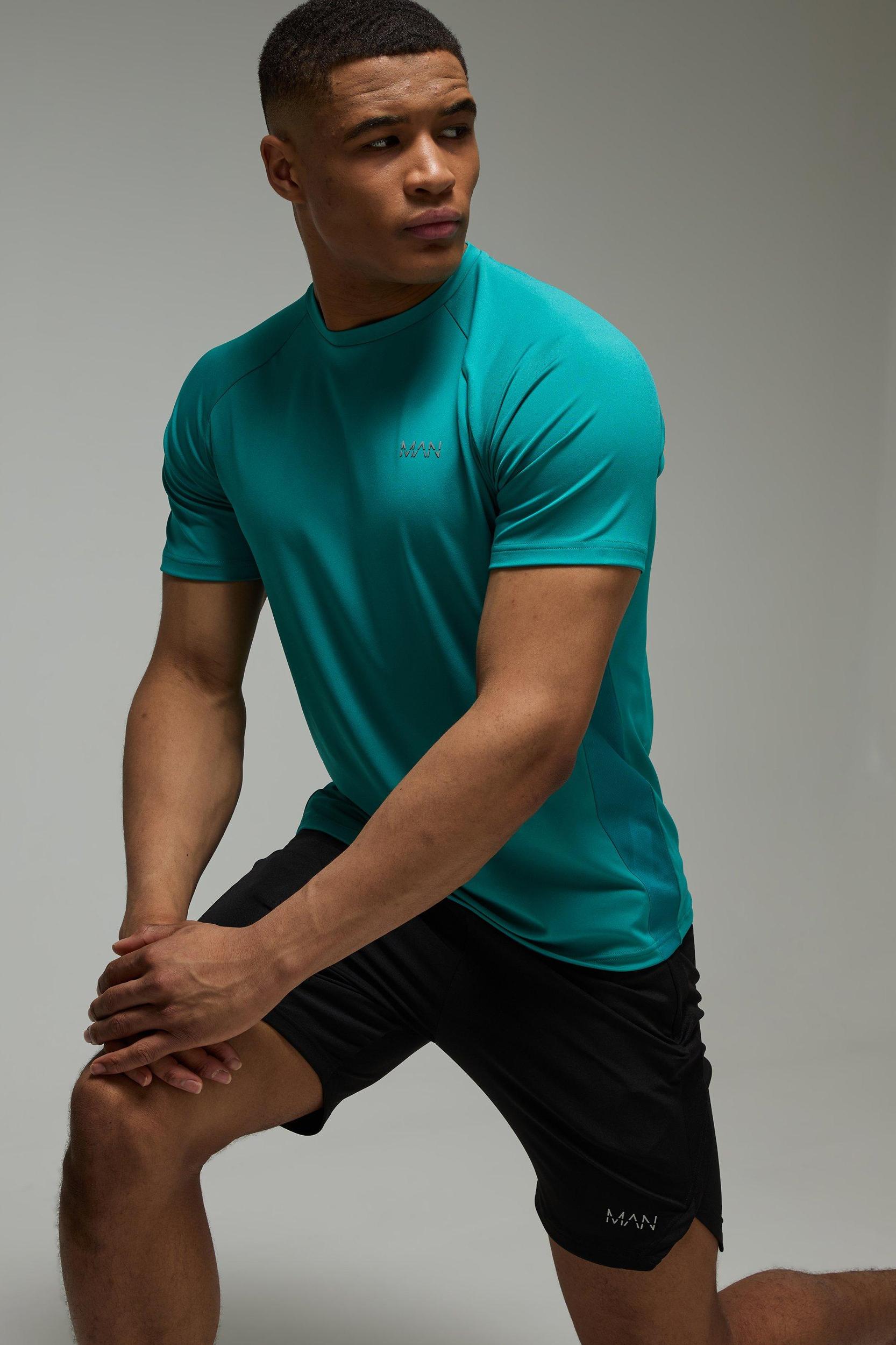 Man Active Performance Regular Fit T Shirt & Short Set | boohooMAN USA Product Image