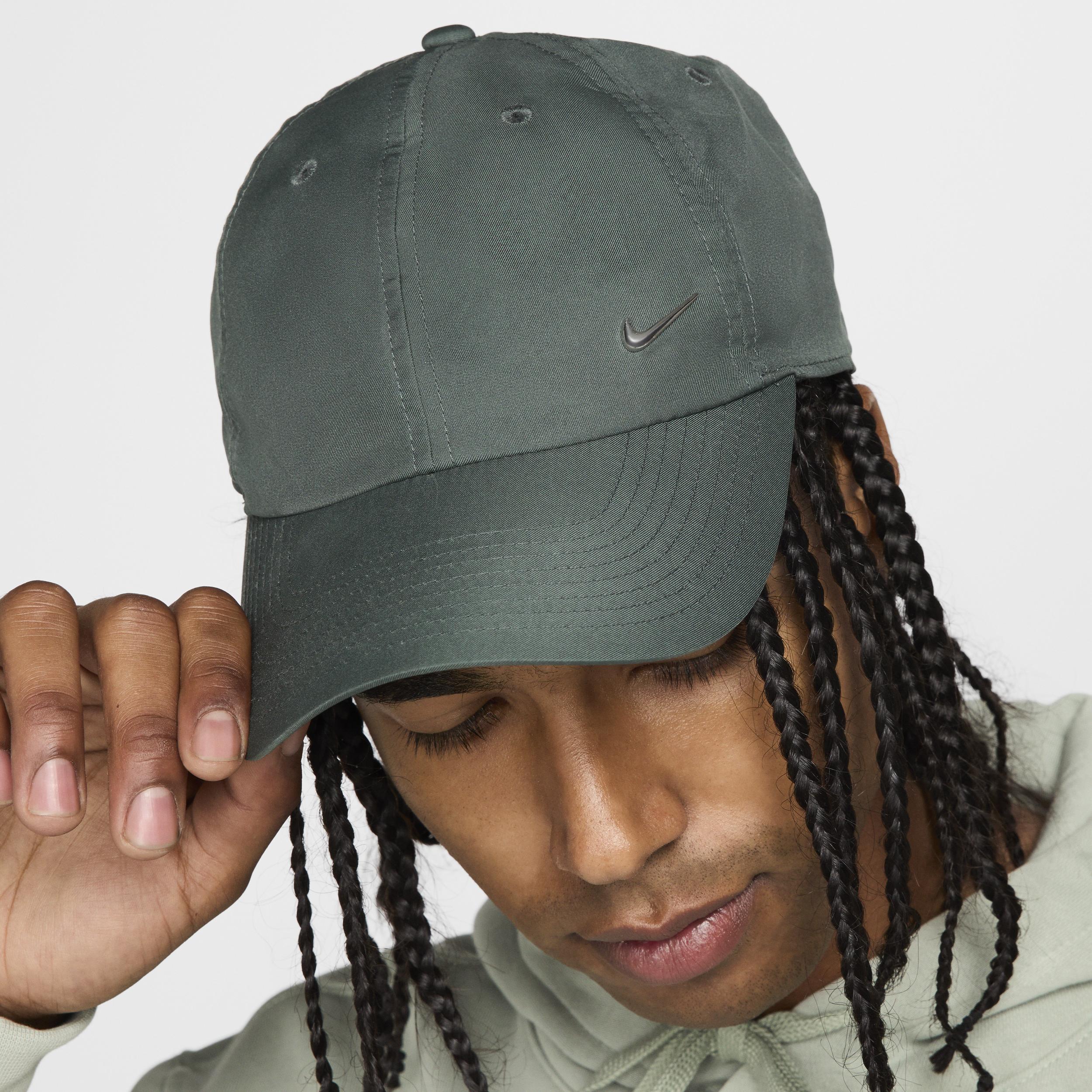 Nike Dri-FIT Club Unstructured Metal Swoosh Cap Product Image