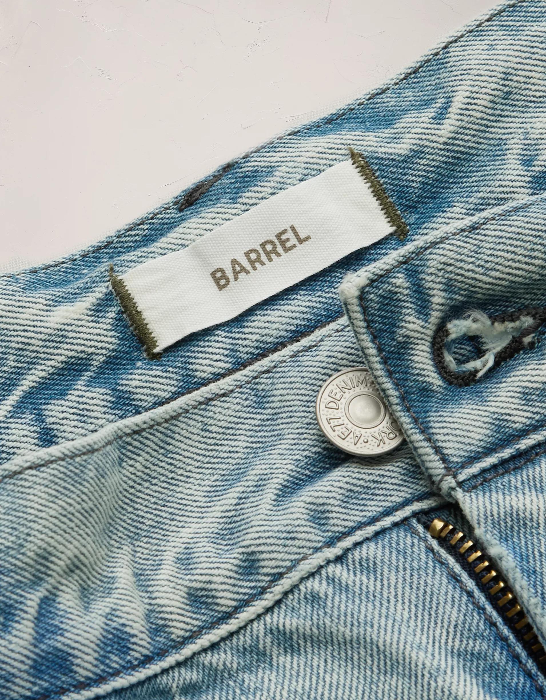 AE77 Premium Pleated Barrel Jean Product Image