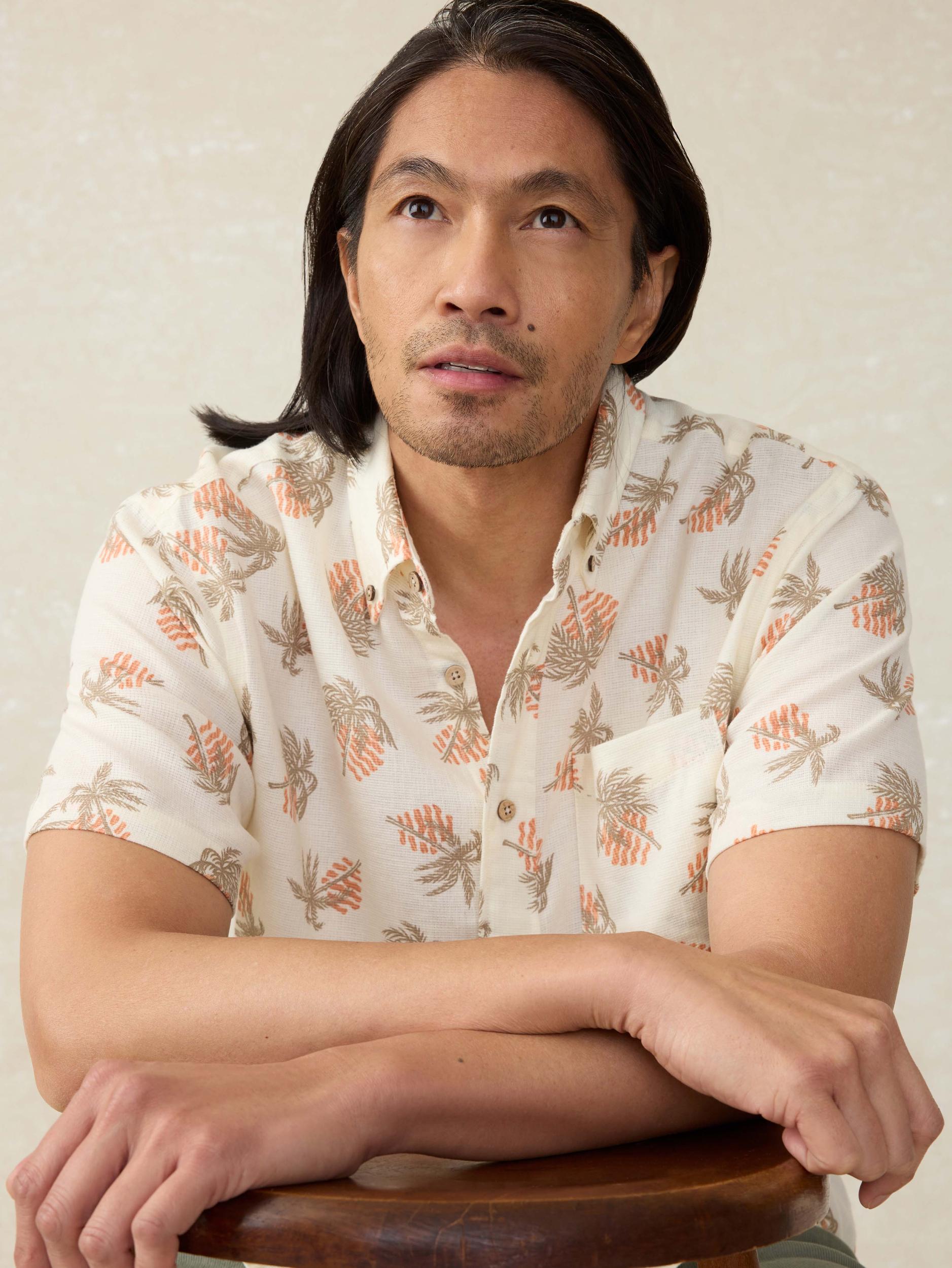 Short- Sleeve Breeze Shirt - Sunlit Palm & Waves Male Product Image