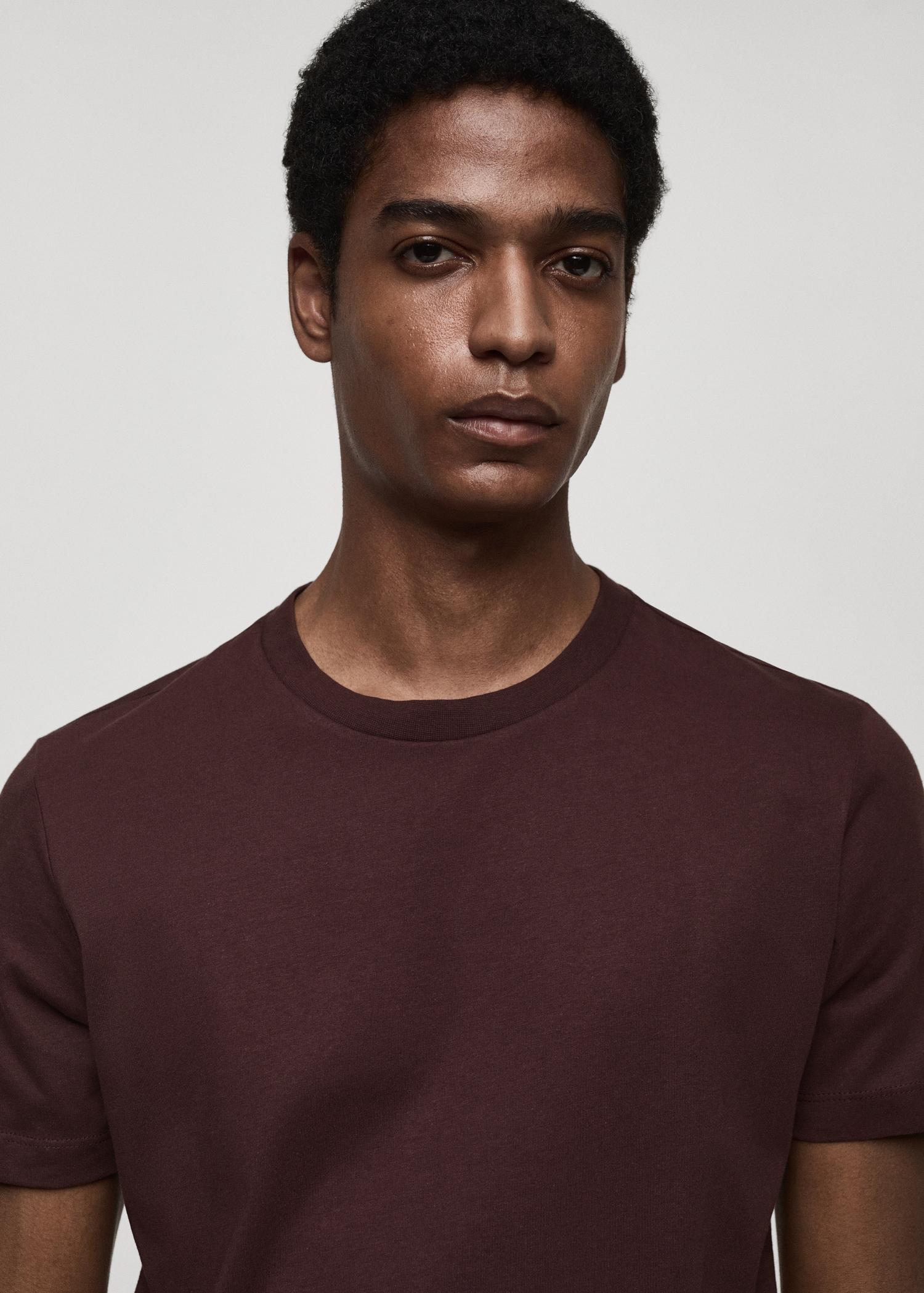 100% cotton slim-fit t-shirt - Men | MANGO USA Product Image