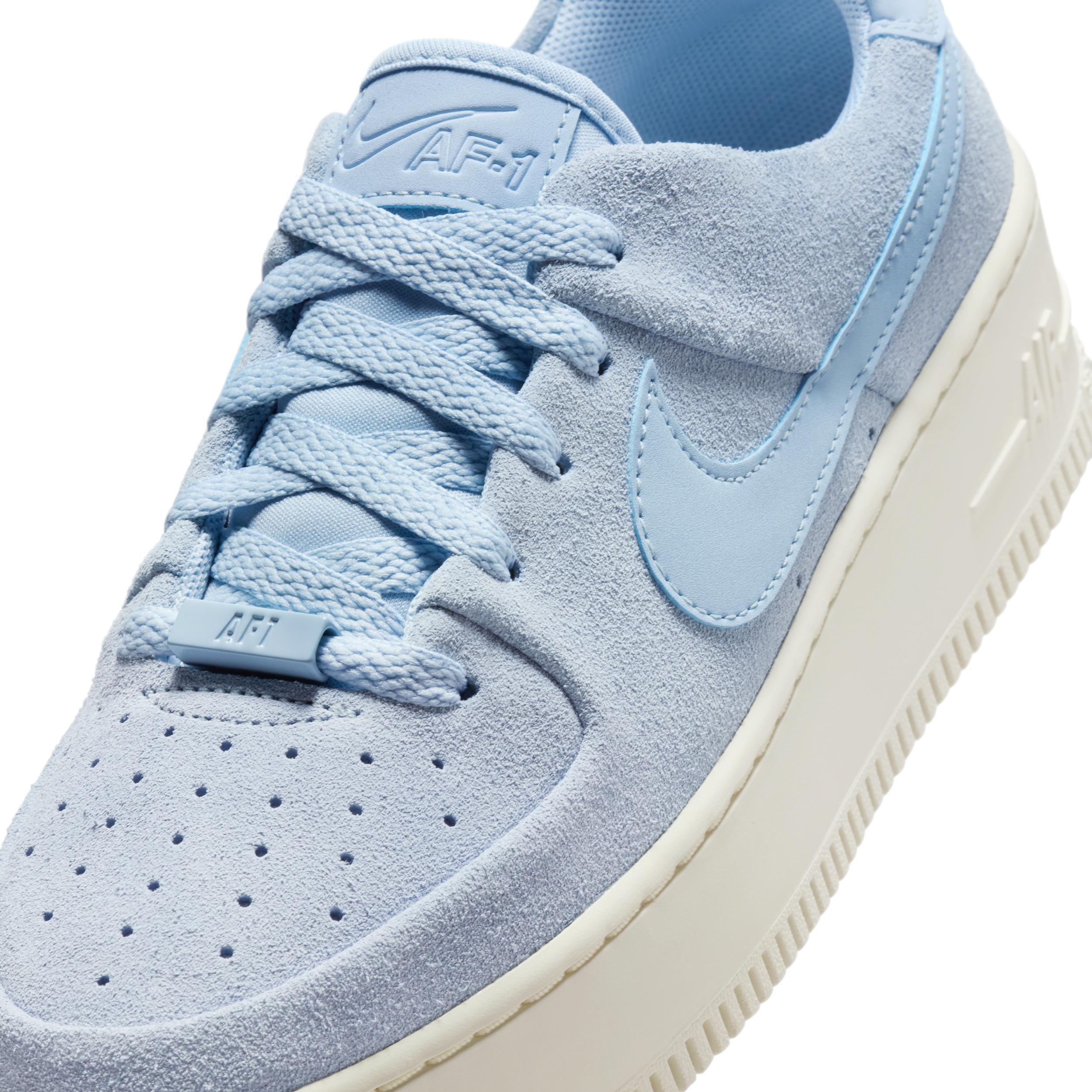 Nike Womens Air Force 1 Sage Low Shoes | AR5339-403 Product Image