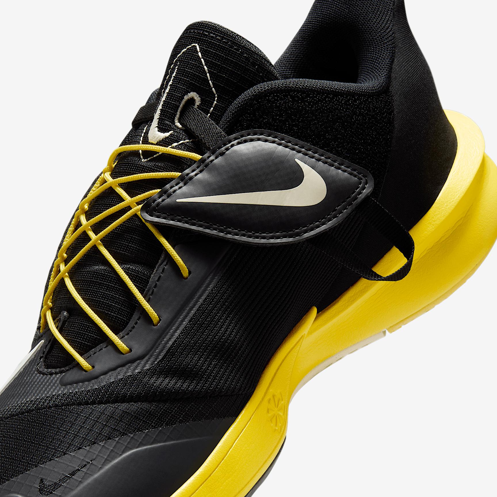 Nike Men's Precision 7 EasyOn Basketball Shoes Product Image