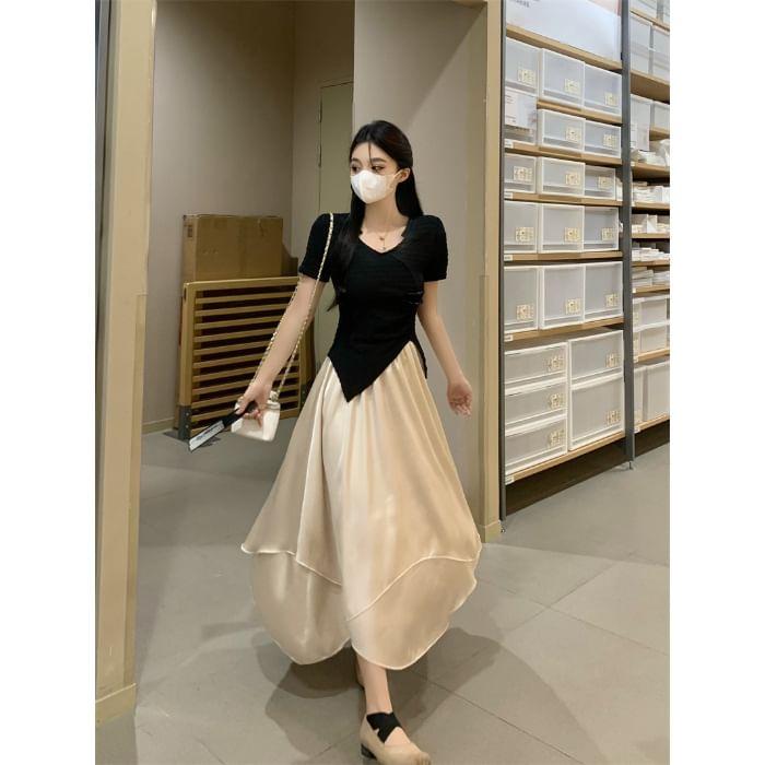 Short-Sleeve V-Neck Plain Slit Knit Top / High Rise Plain Maxi A-Line Skirt Product Image